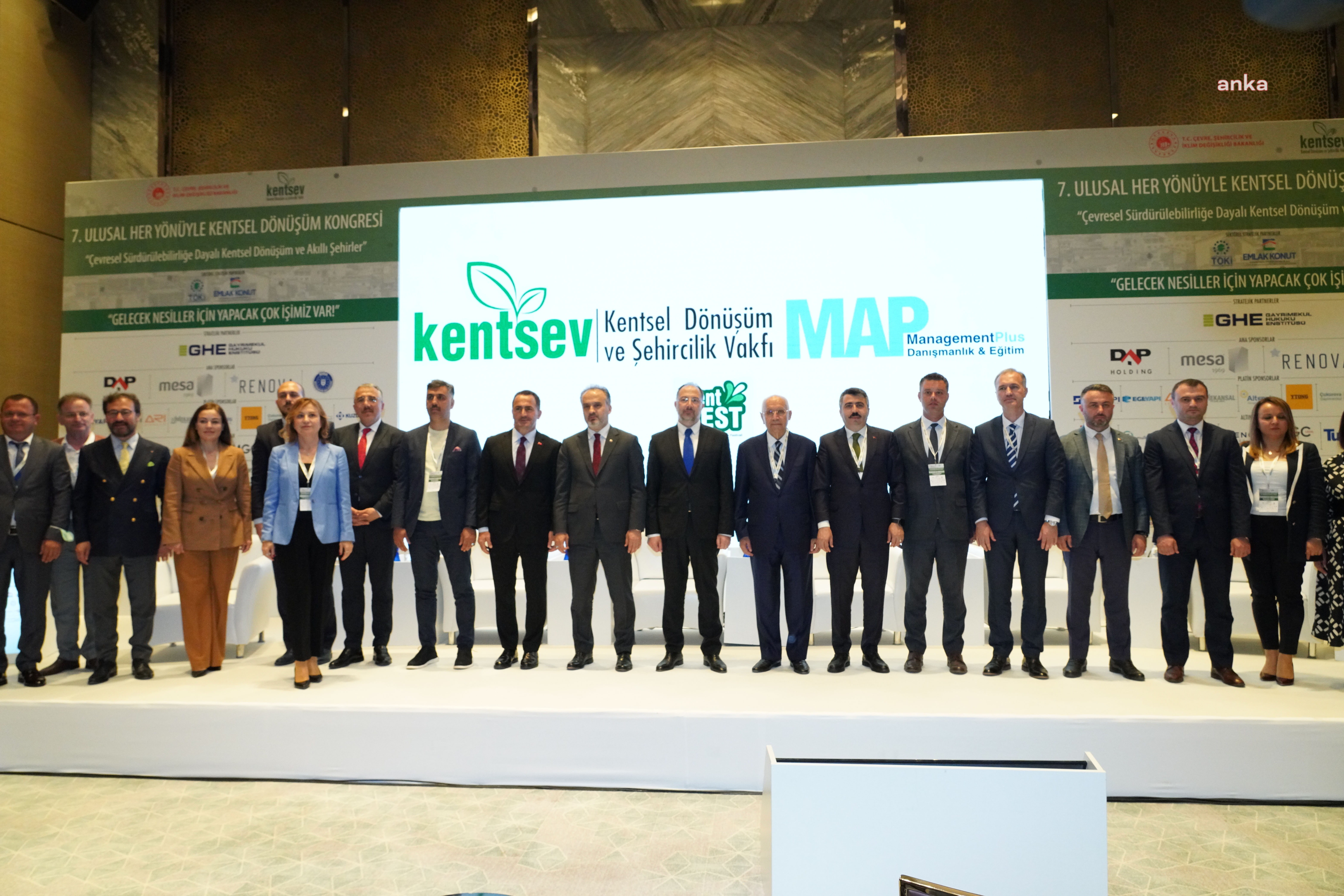 YENİMAHALLE BELEDİYESİ'NE 'EN İYİ SOSYAL DÖNÜŞÜM ÖDÜLÜ' VERİLDİ