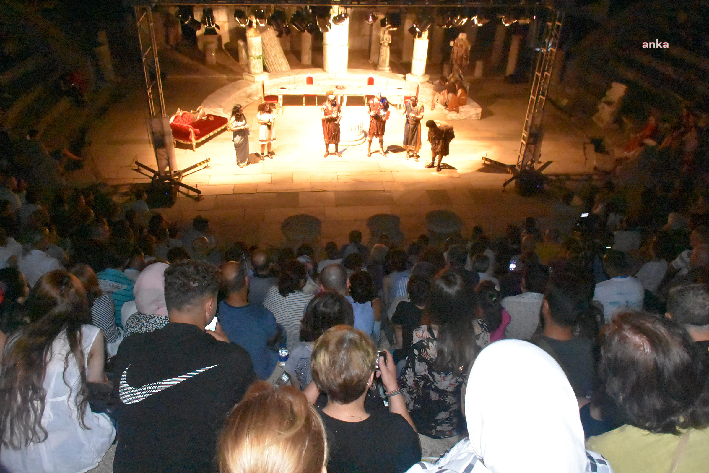 TARSUS ŞEHİR TİYATROSU İZMİR’DE