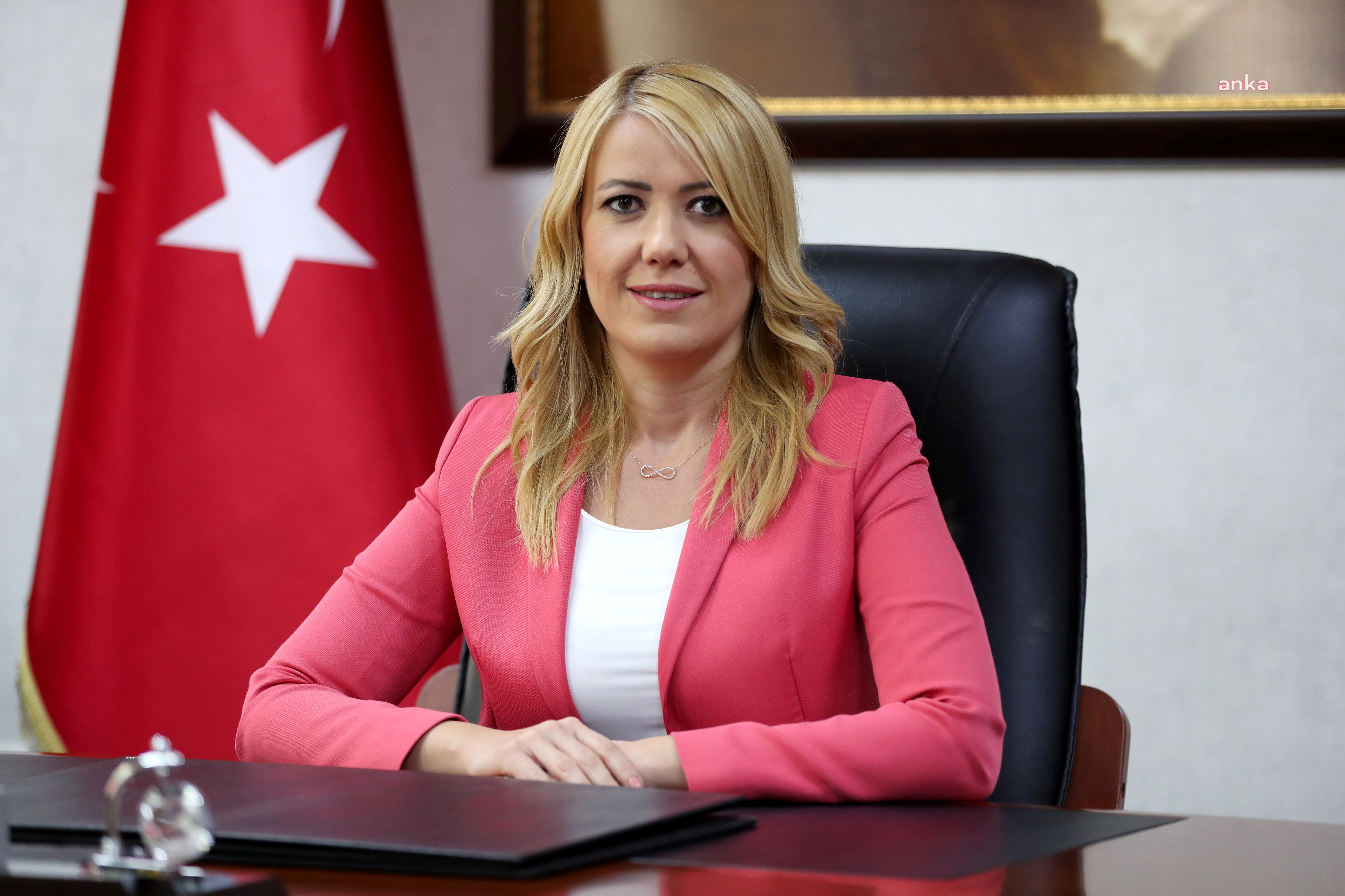 SEDEF KABAŞ VE ÖZLEM GÜRSES MERKEZEFENDİ’YE GELİYOR