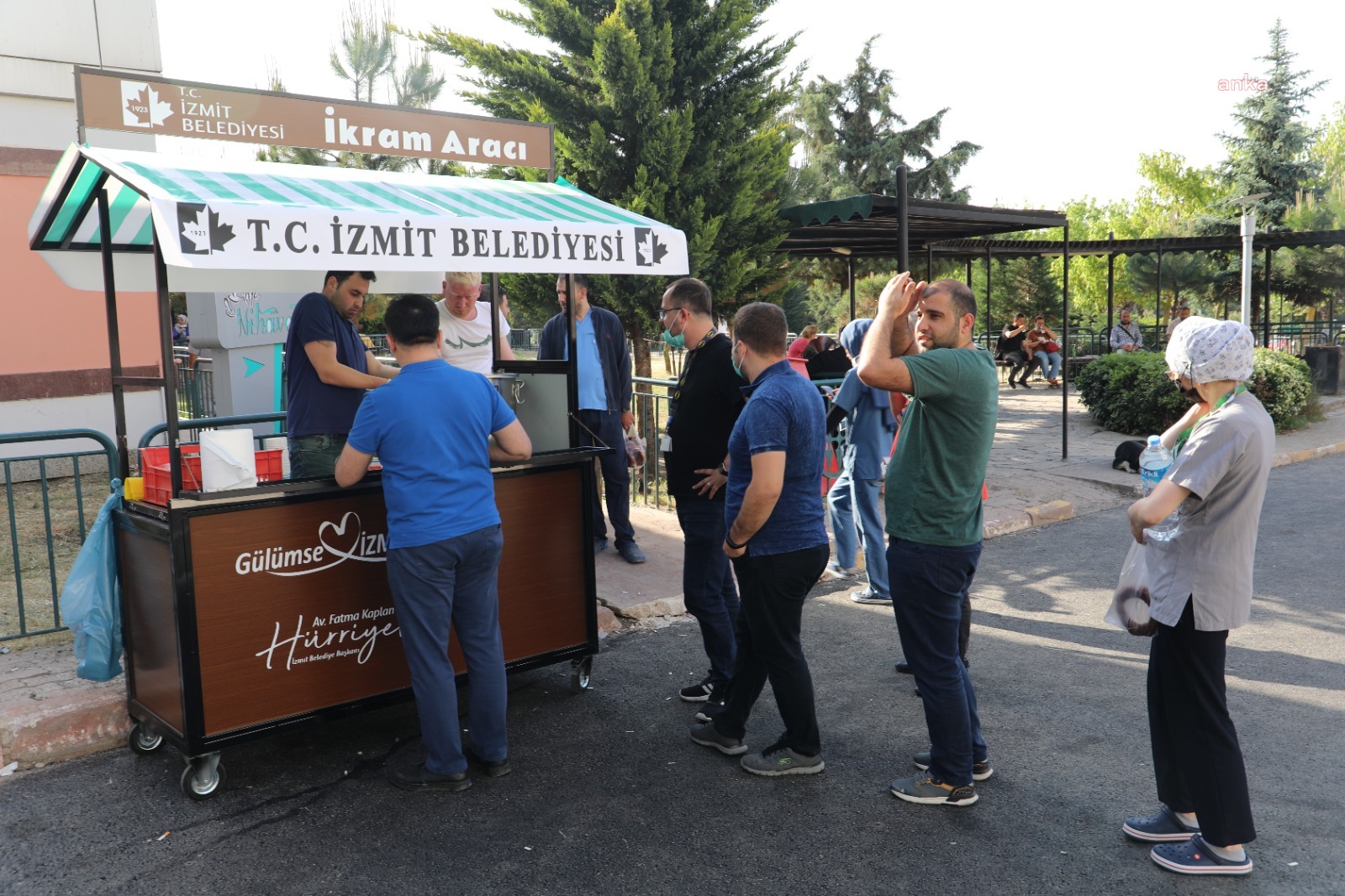 İZMİT BELEDİYESİ'NİN YENİ MOBİL ÇORBA DAĞITIM ARAÇLARI HİZMETE BAŞLADI