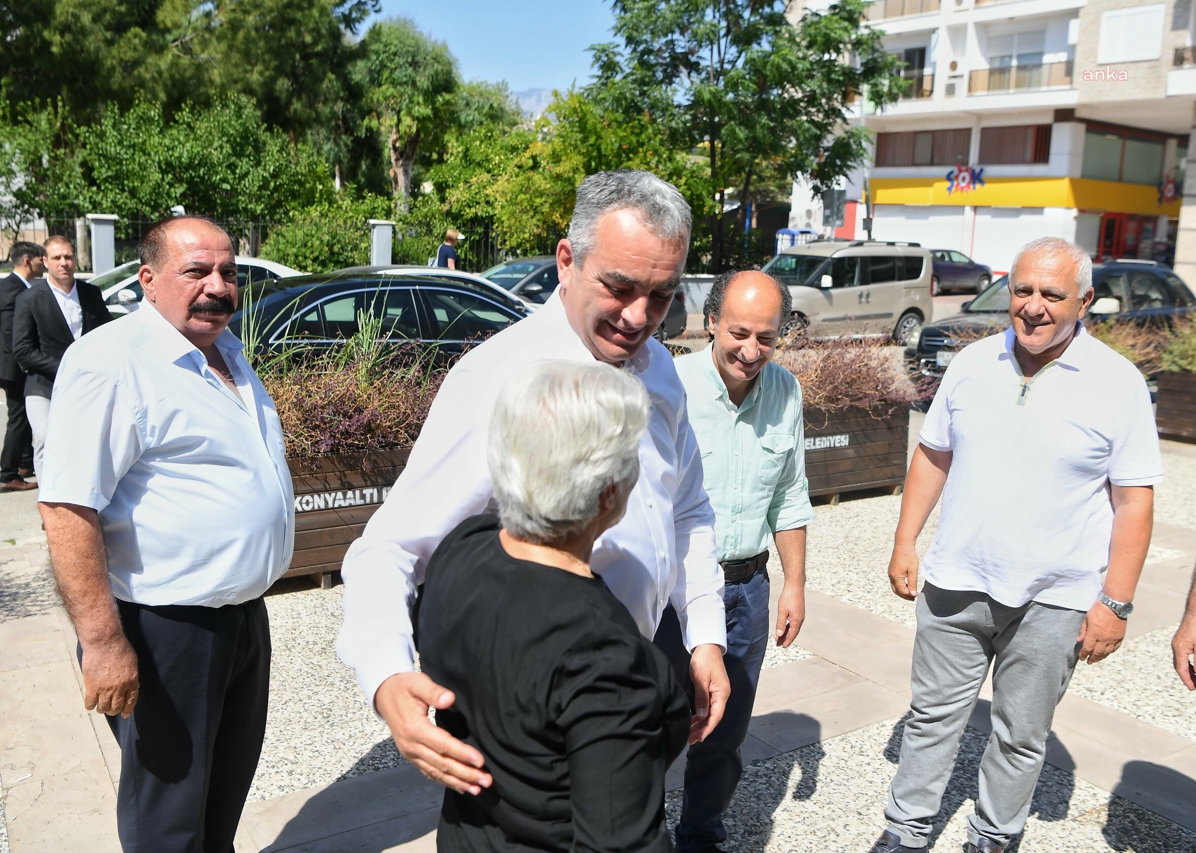 KONYAALTI BELEDİYE BAŞKANI ESEN: "HALKA DOKUNAN HİZMETLER YAPIYORUZ"