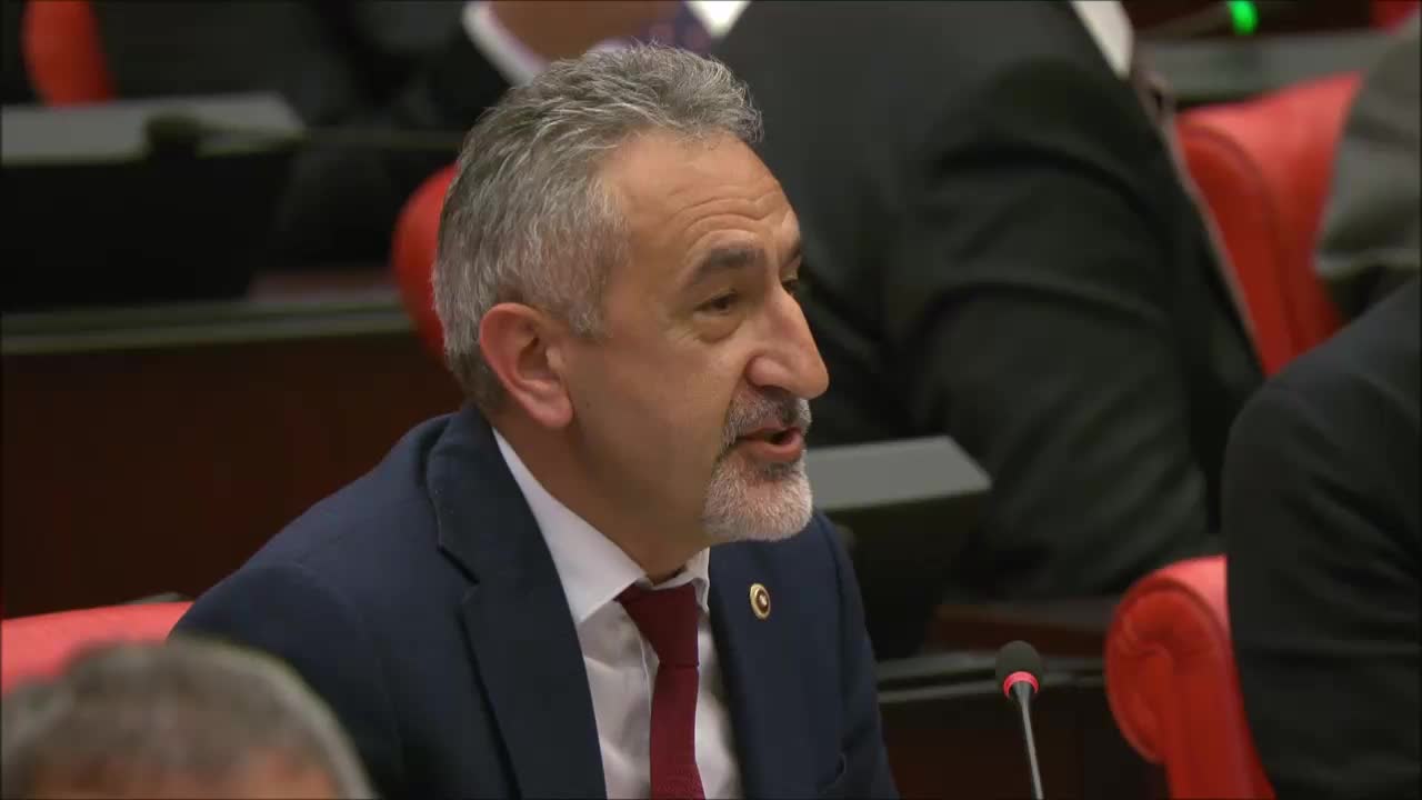 ORDU'DAKİ ÇAMURLU MUSLUK SUYUNU TBMM'YE GETİREN MUSTAFA ADIGÜZEL: “ÖNCE TEMİZ SU SAĞLAYIN, ASLİ İŞİNİZİ YAPIN ONDAN SONRA GELİN BURAYA”