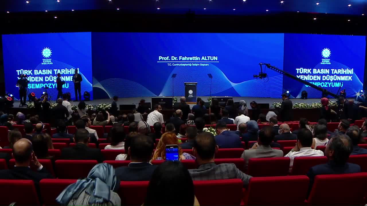 FAHRETTİN ALTUN: SOSYAL MEDYA DÜZENLEMESİNDEN YALAN VE ÇARPITILMIŞ BİLGİLERLE KAMU DÜZENİNİ BOZMAYA ÇALIŞANLAR RAHATSIZ OLUR