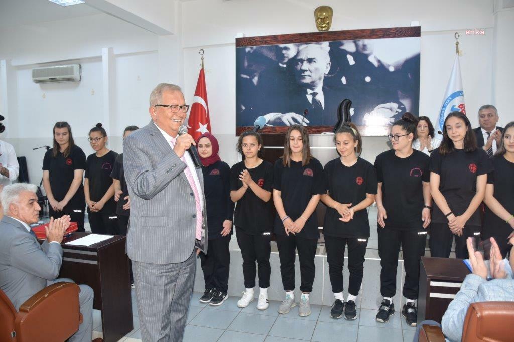 KDZ. EREĞLİ LİSESİ KIZ FUTSAL TAKIMI, ALTINLA ÖDÜLLENDİRİLDİ