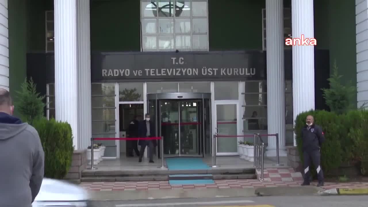RTÜK'ÜN 1.5 YILLIK CEZA KARNESİ: FOX TV, KRT TV, HALK TV, TELE 1 VE FLASH TV’YE TOPLAM 91 DEFA PARA CEZASI; A HABER, ÜLKE TV, TV NET’E CEZA YOK