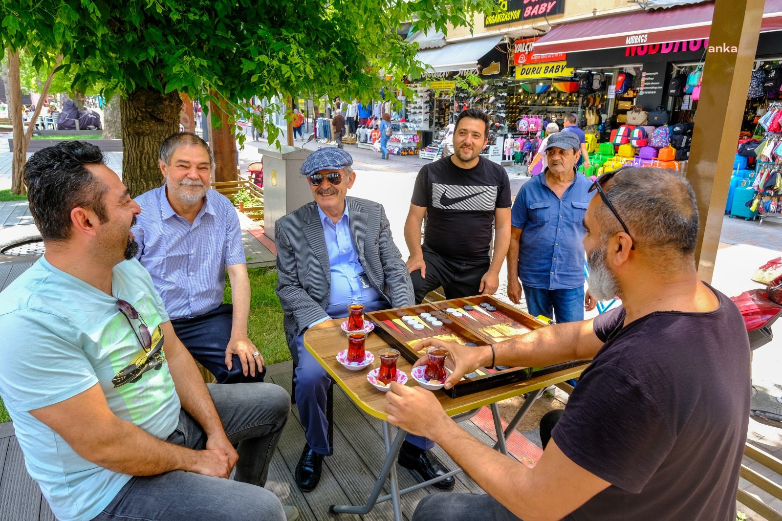 YILMAZ BÜYÜKERŞEN’DEN ESNAFA ZİYARET