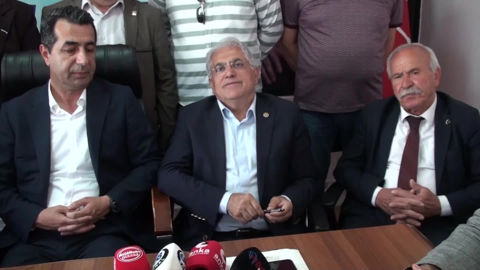 CHP’Lİ ÜNSAL: "2021 YILINDA 1405 TIP DOKTORUMUZ YURT DIŞINA GÖÇ ETTİ"