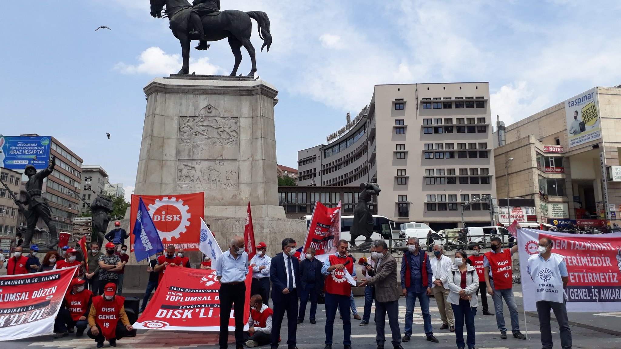 DİSK: İŞÇİ İŞTEN ATILDIĞINDA, ASKERE GİTTİĞİNDE, EVLENDİĞİNDE KIDEM ALAMAYACAK
