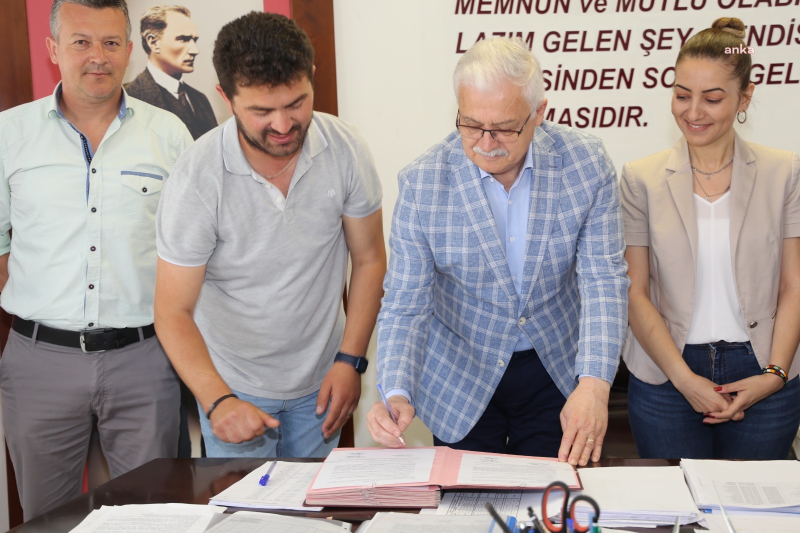 BURHANİYE BELEDİYESİ MEMURLARINA YEMEK YARDIMI SÖZLEŞMESİNİ İMZALADI