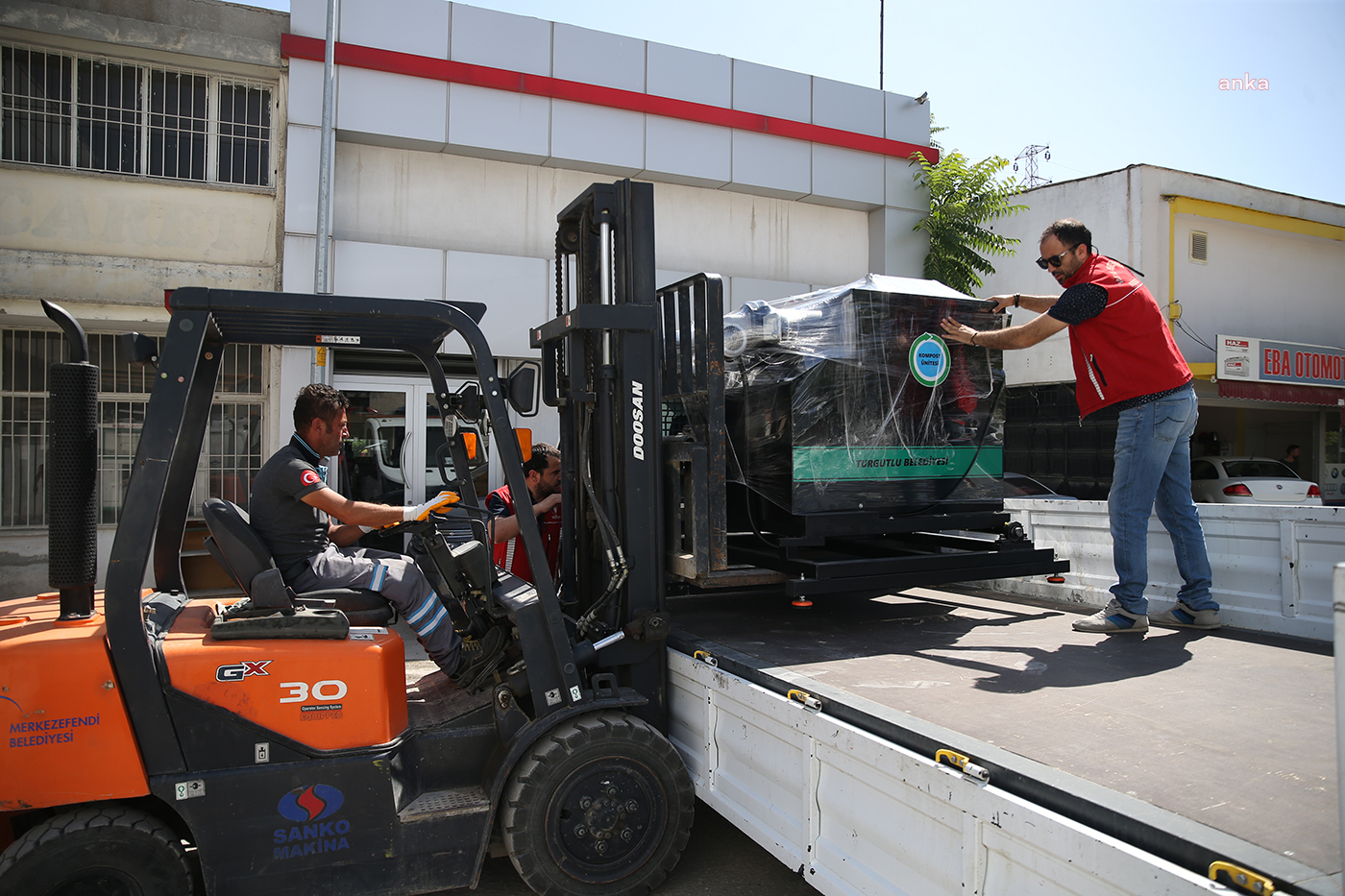 MERKEZEFENDİ BELEDİYESİ’NİN TASARRUF SAĞLAYAN MAKİNELERİ SATIŞTA