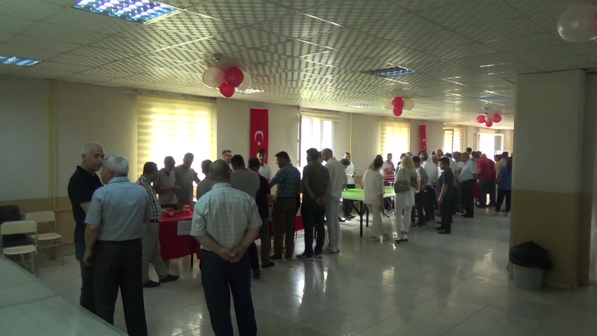 OSMANİYELİ LİSE ÖĞRENCİLERİ BENZİNLE SUDAN ÜRETTİKLERİ GAZI YAKIP ISITMA SİSTEMİ YAPTI