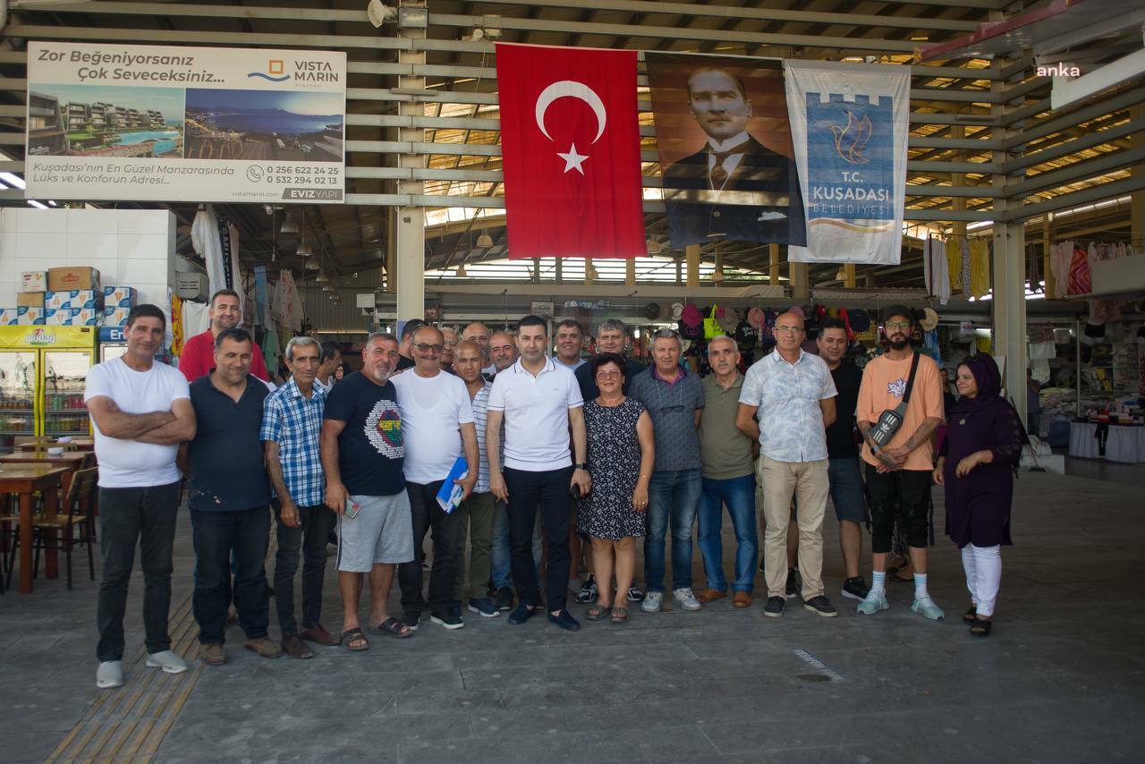 KUŞADASI NAZİLLİ PAZARI’NDA GIDA TEZGAHI KİRALARINA YÜZDE 20 İNDİRİM YAPILDI