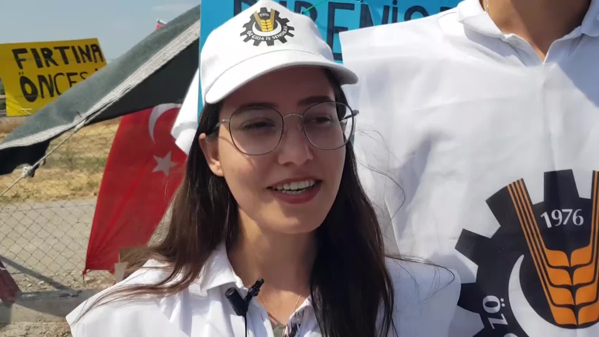 CHP MİLLETVEKİLLERİNDEN İŞTEN ATILAN LEZİTA İŞÇİLERİNE DESTEK
