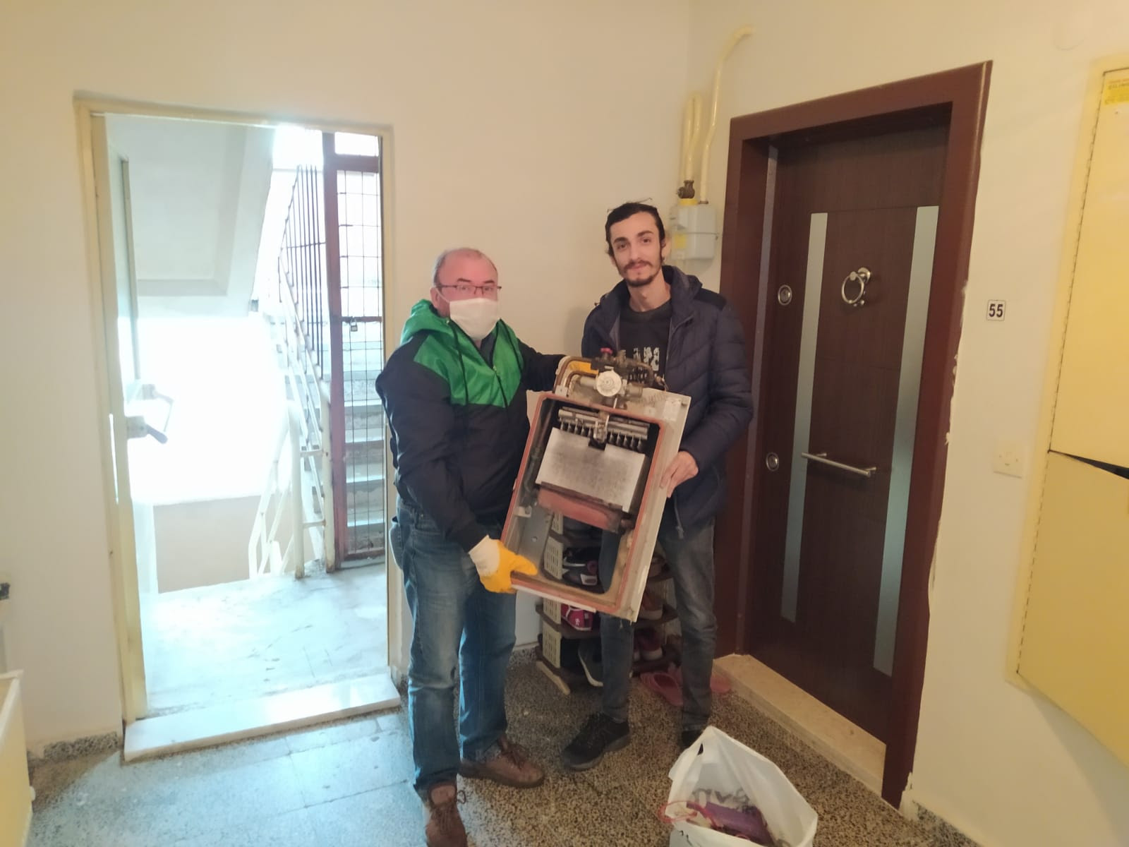 İZMİT BELEDİYESİ, ATIKLARI AYRIŞTIRIYOR; GELECEK TEMİZLENİYOR