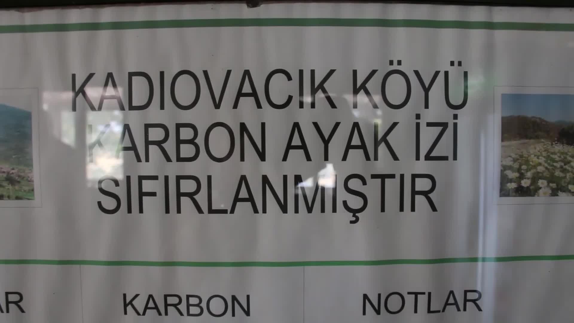 İZMİR'İN ÇEVRECİ KADIOVACIK'TA TASARRUFLU AMPUL VE ELEKTRİKLİ BİSİKLET KULLANIMINA GEÇİLDİ