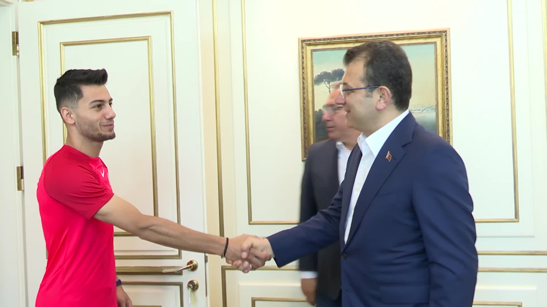 İMAMOĞLU’NDAN SPORCULARA: “SİYASET HARİÇ, TÜM ALANLARDA KATKINIZA İHTİYACIMIZ VAR”