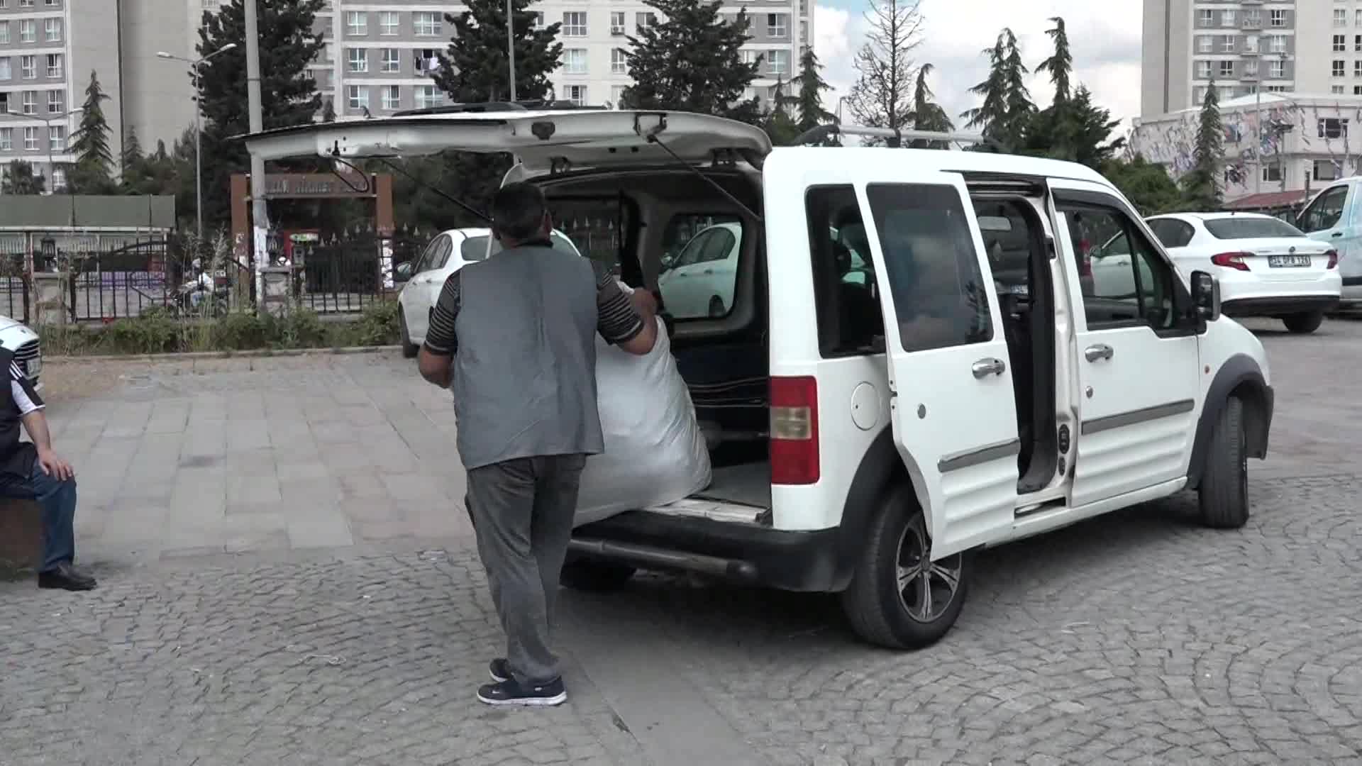 ESENYURT BELEDİYESİ, SURİYELİLERİ ÜLKELERİNE GÖNDERİYOR