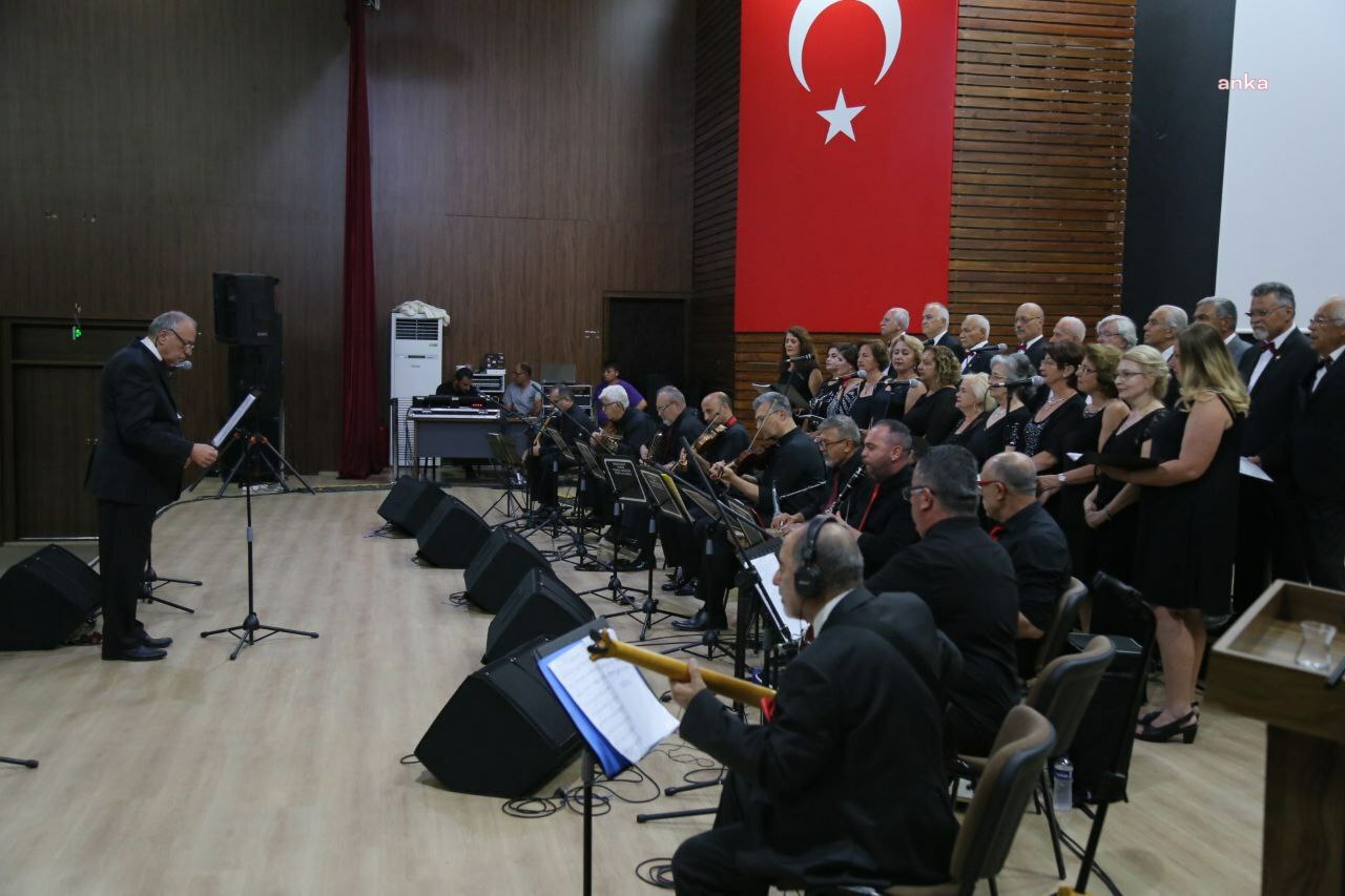 KLARNET VİRTÜÖZÜ ŞÜKRÜ TUNAR, EDREMİT’TE ANILDI