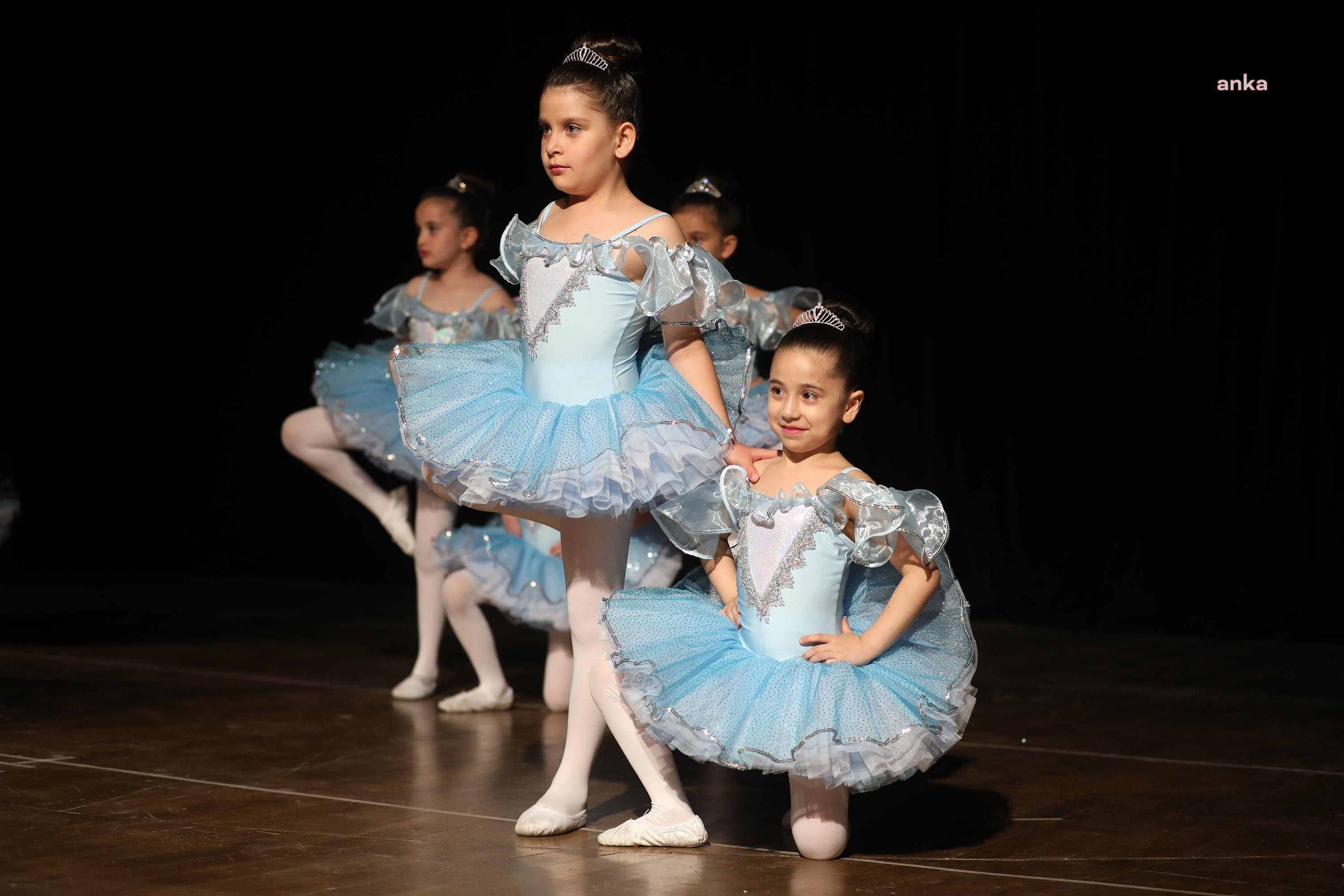 YENİMAHALLE BELEDİYESİ TUBİL’İN MİNİK BALERİNLERİ SAHNEDE
