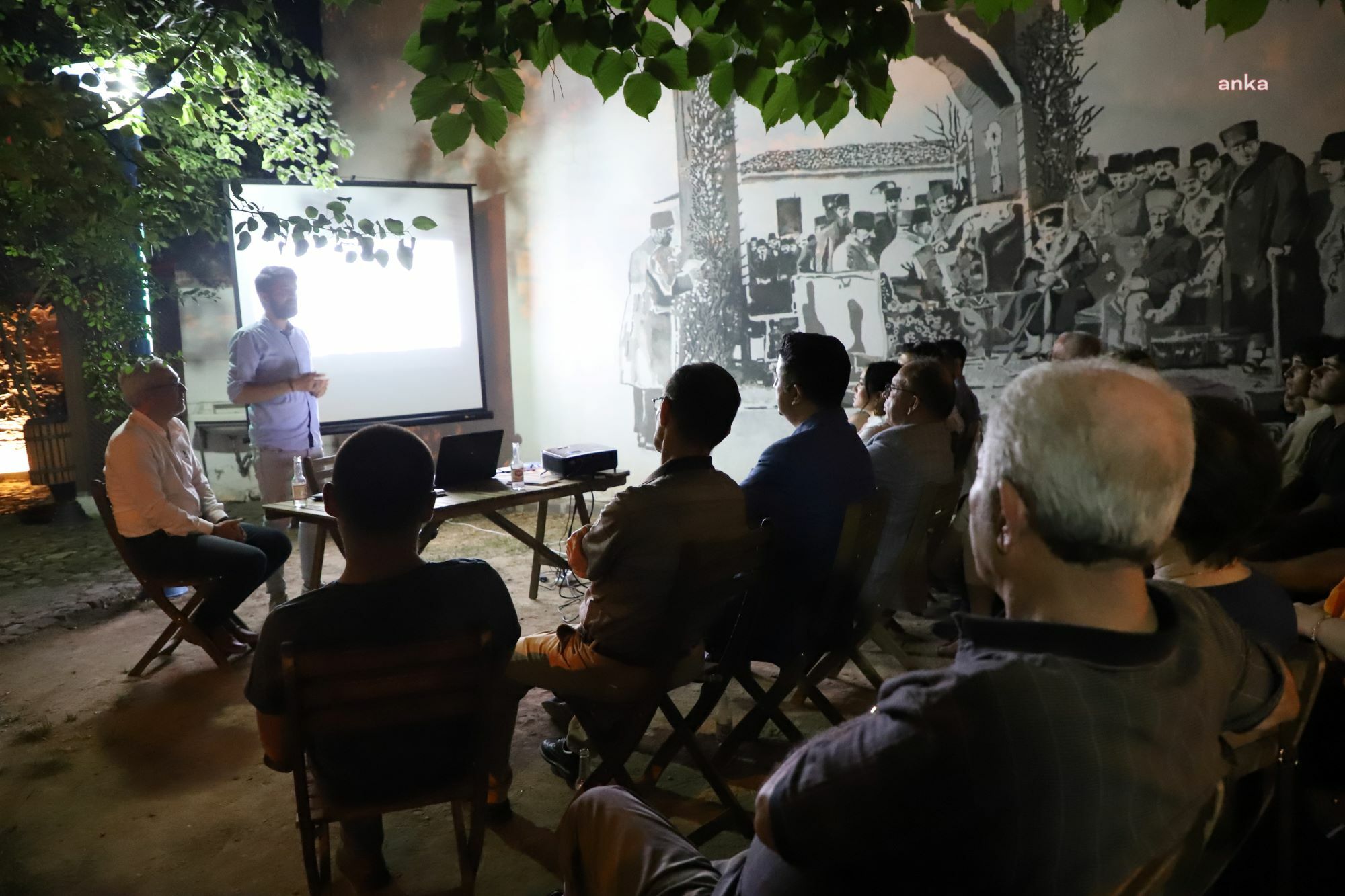 TURGUTLU'DA MÜZE SOHBETLERİ YOĞUN İLGİYLE BAŞLADI