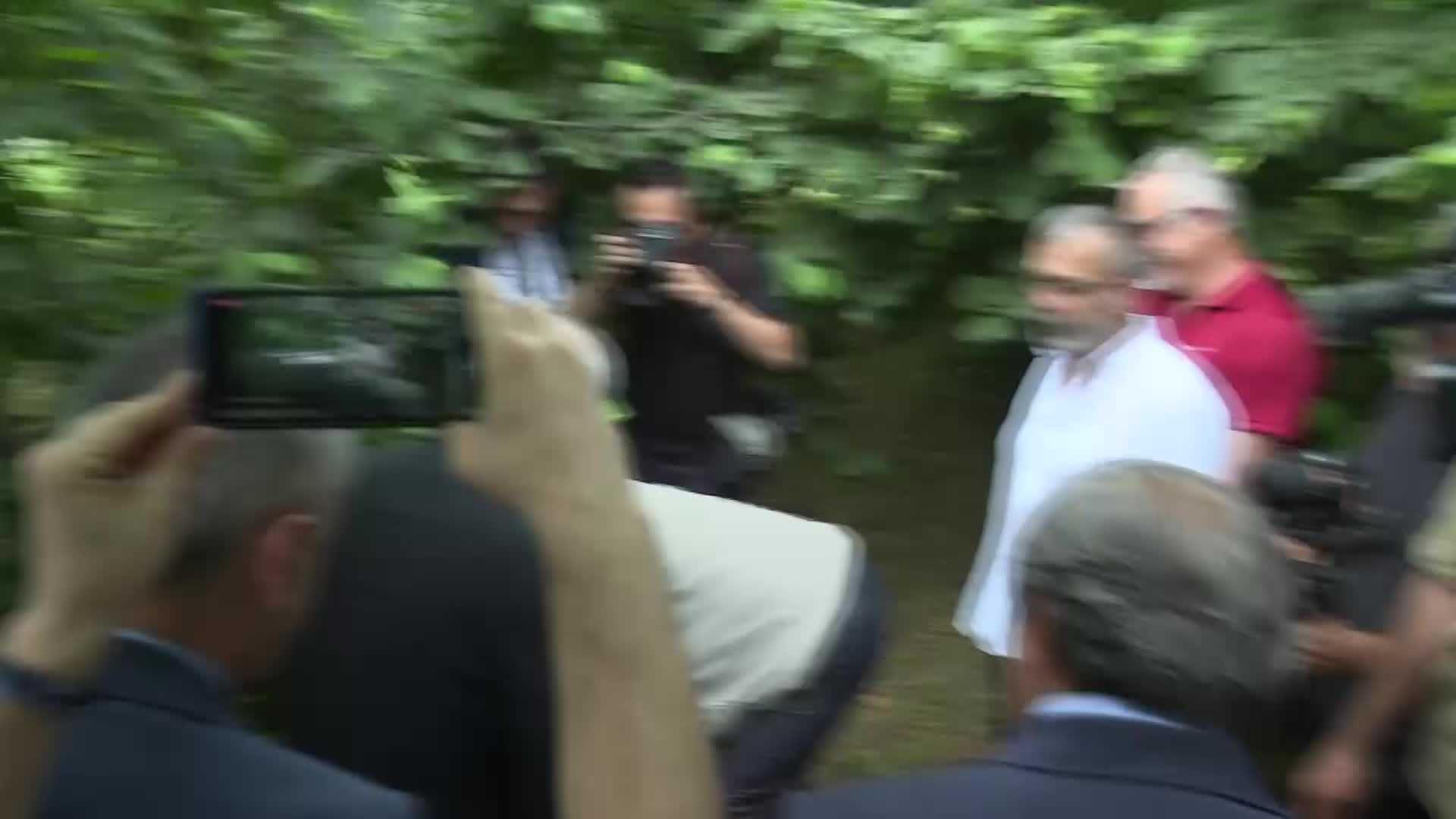 KILIÇDAROĞLU, FINDIK ÜRETİCİSİNİN SORUNLARINI DİNLEDİ... ÜRETİCİ: "DÜNYA PİYASASINDA 120 MİLYAR DOLARIN ÜZERİNDE OLUŞAN DEĞERİ ÜRETTİĞİMİZ HALDE BİZİM YILLIK İHRACATIMIZ 2 MİLYAR DOLARI GEÇMİYOR"