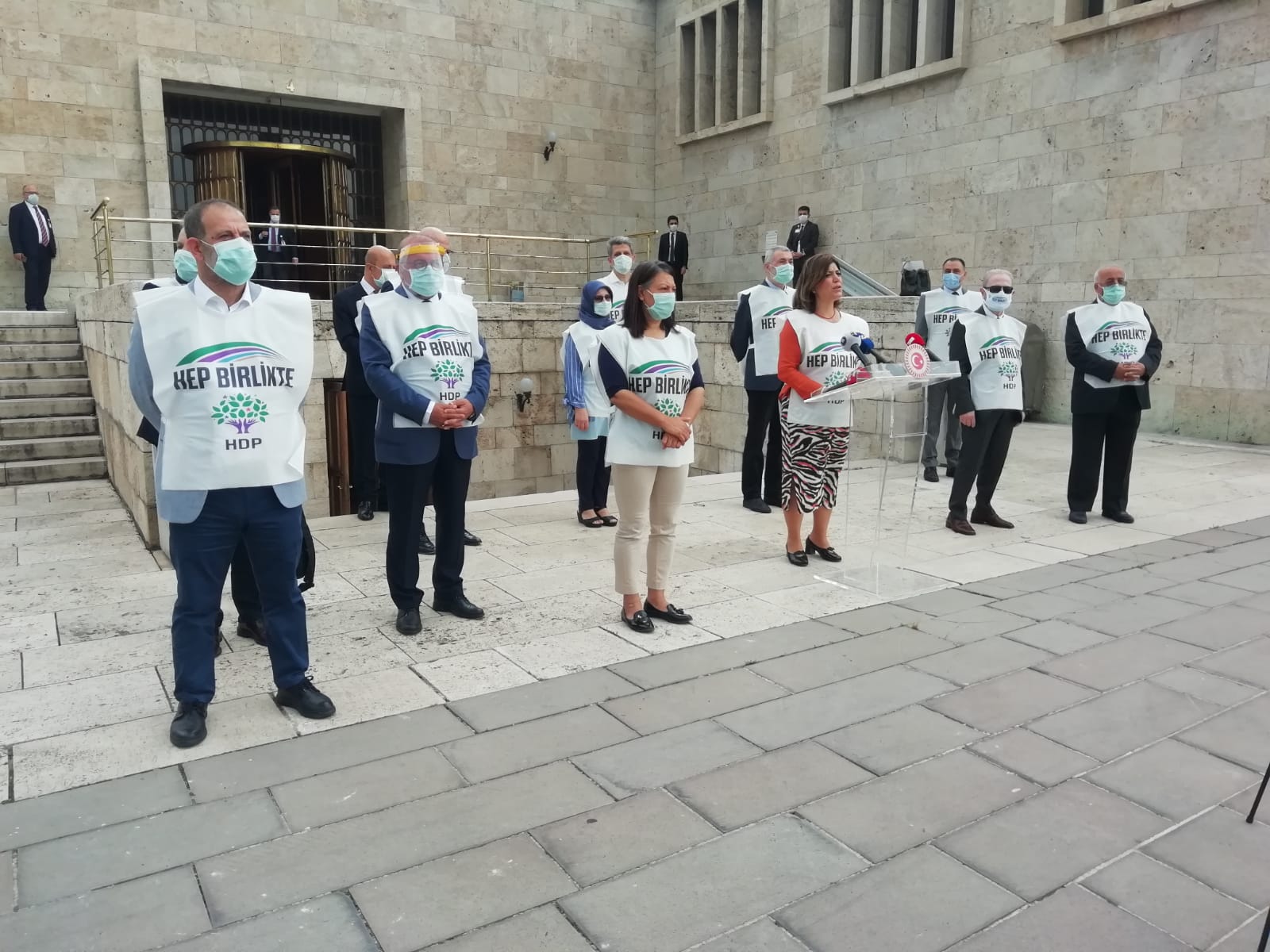 HDP’Lİ BEŞTAŞ: BUNDAN SONRA RTÜK VE SAVCILIKLARA BAŞVURACAĞIZ