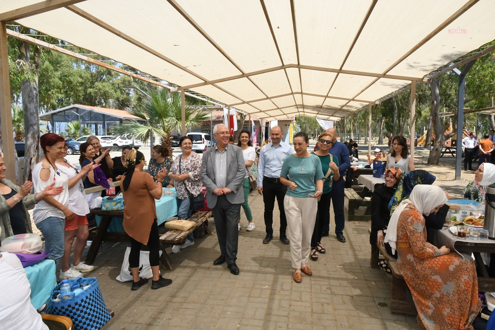 KARABAĞLAR BELEDİYESİ'NİN DÜZENLEDİĞİ GEZİLER KALDIĞI YERDEN DEVAM EDİYOR