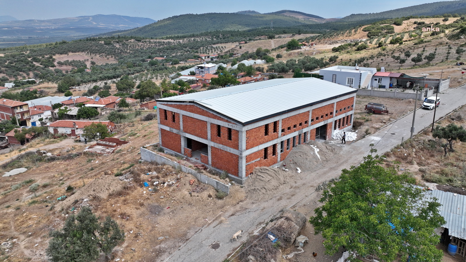 AKHİSAR BELEDİYESİ’NDEN ÇAMÖNÜ MAHALLESİ’NE ÇOK AMAÇLI SALON