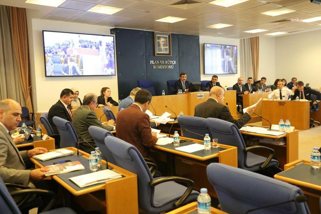 PLAN VE BÜTÇE KOMİSYONU'NDA STK TEMSİLCİLERİNİN KONUŞMASINA SINIR GETİRİLMESİ TARTIŞMA YARATTI