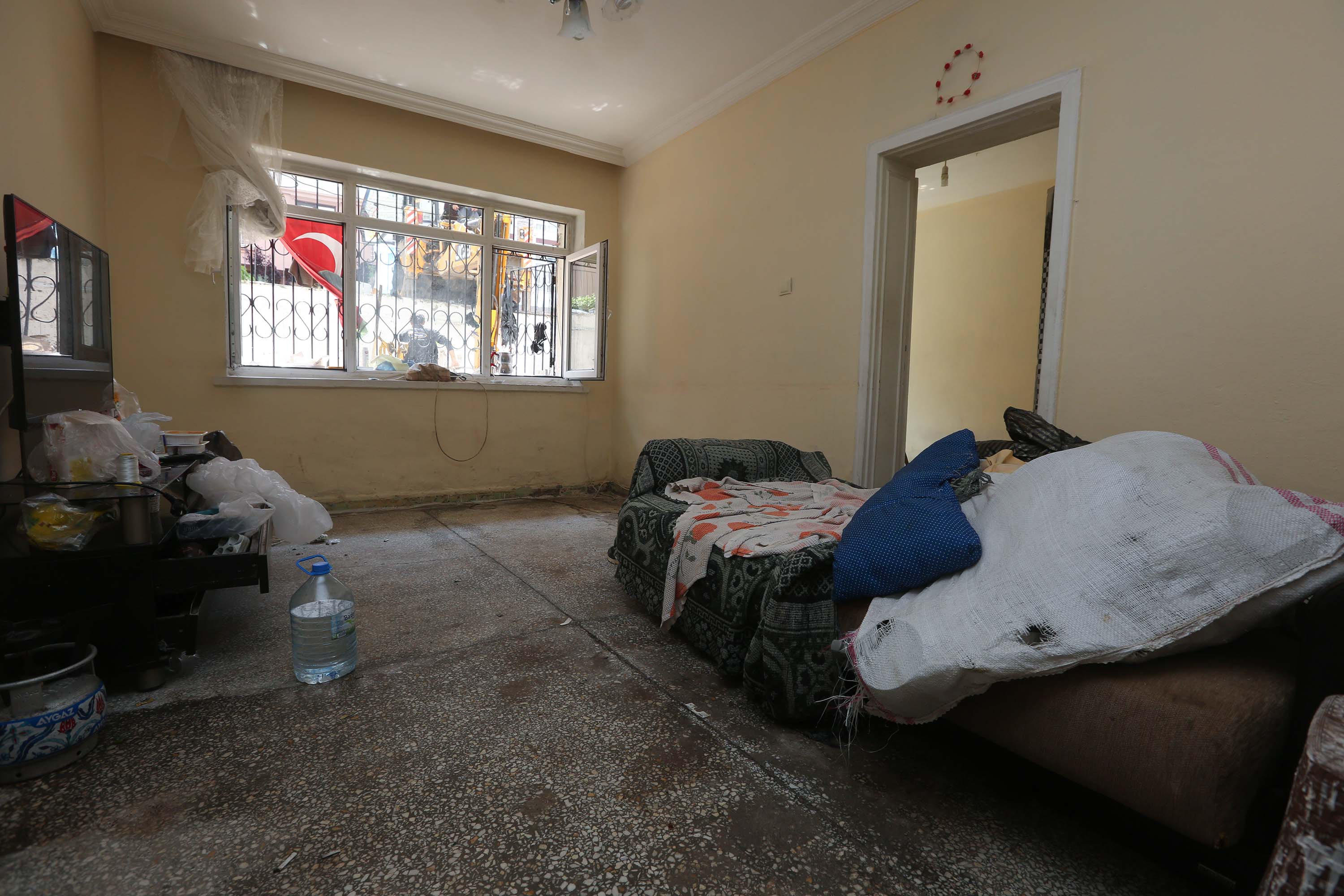 YENİMAHALLE BELEDİYESİ, SEL MAĞDURLARININ YANINDA
