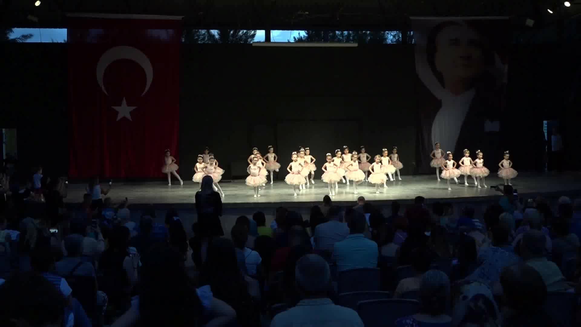 BORNOVA’DA SAHNE KURSİYERLERİN