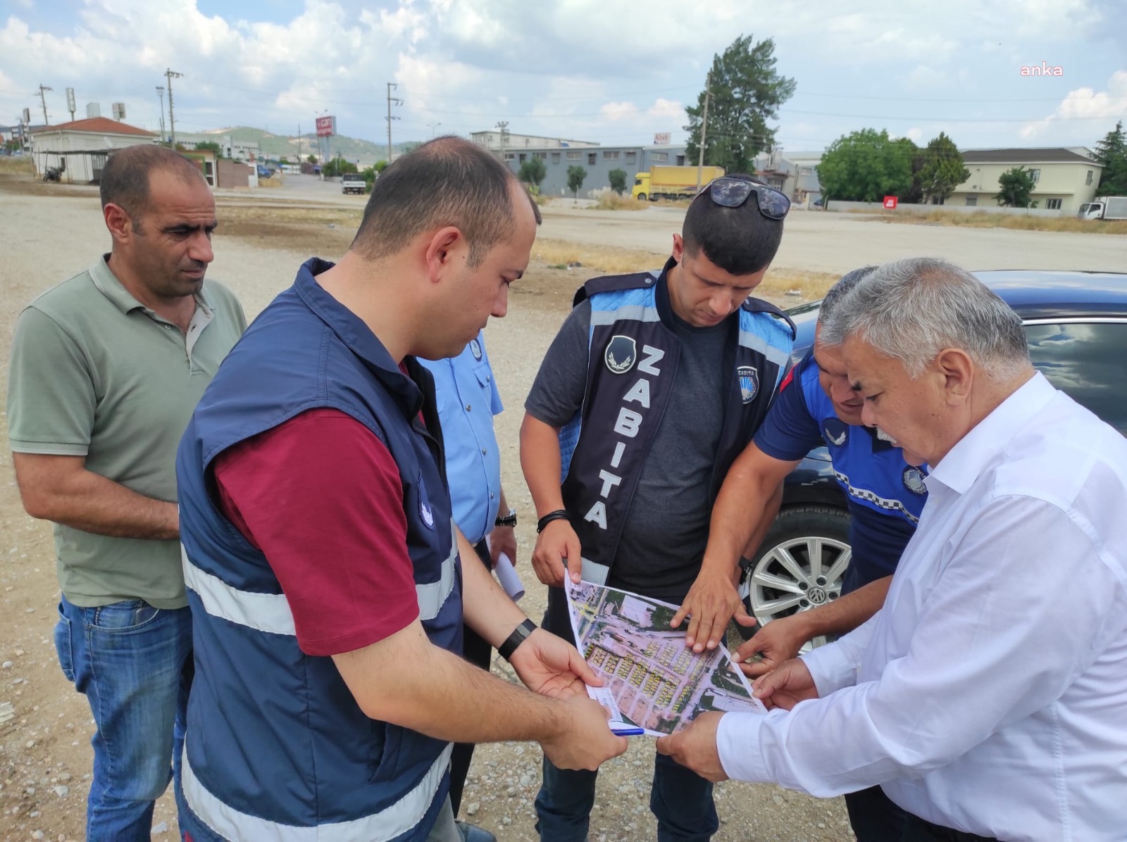 TORBALI BELEDİYESİ'NDEN BÖLGENİN EN BÜYÜK KURBAN PAZARI’NDA HUMMALI ÇALIŞMA