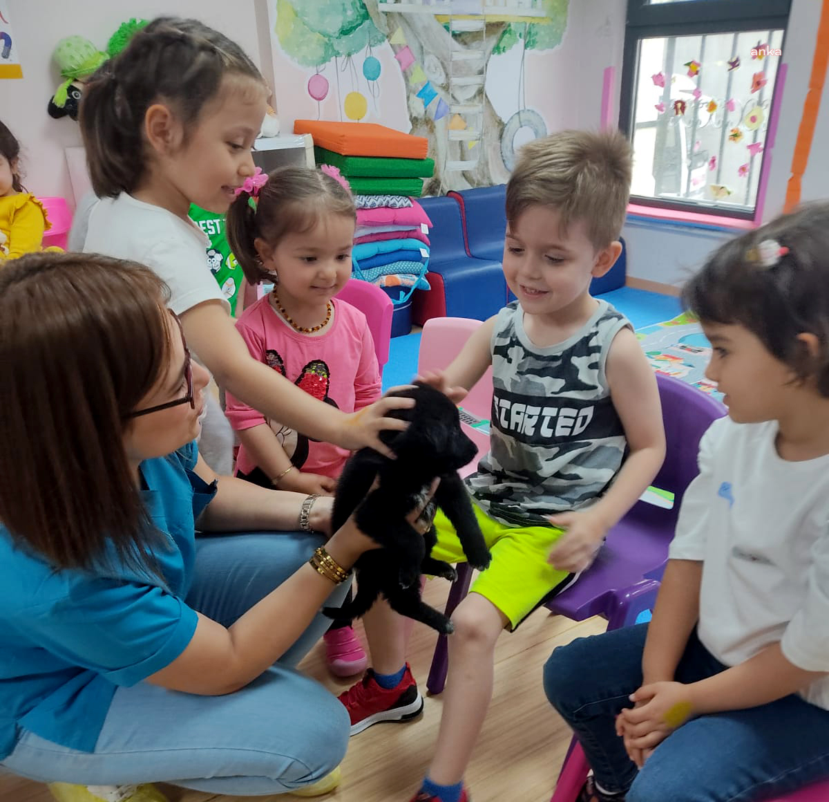 Tepebaşı'nda çocuklara hayvan sevgisi aşılanıyor