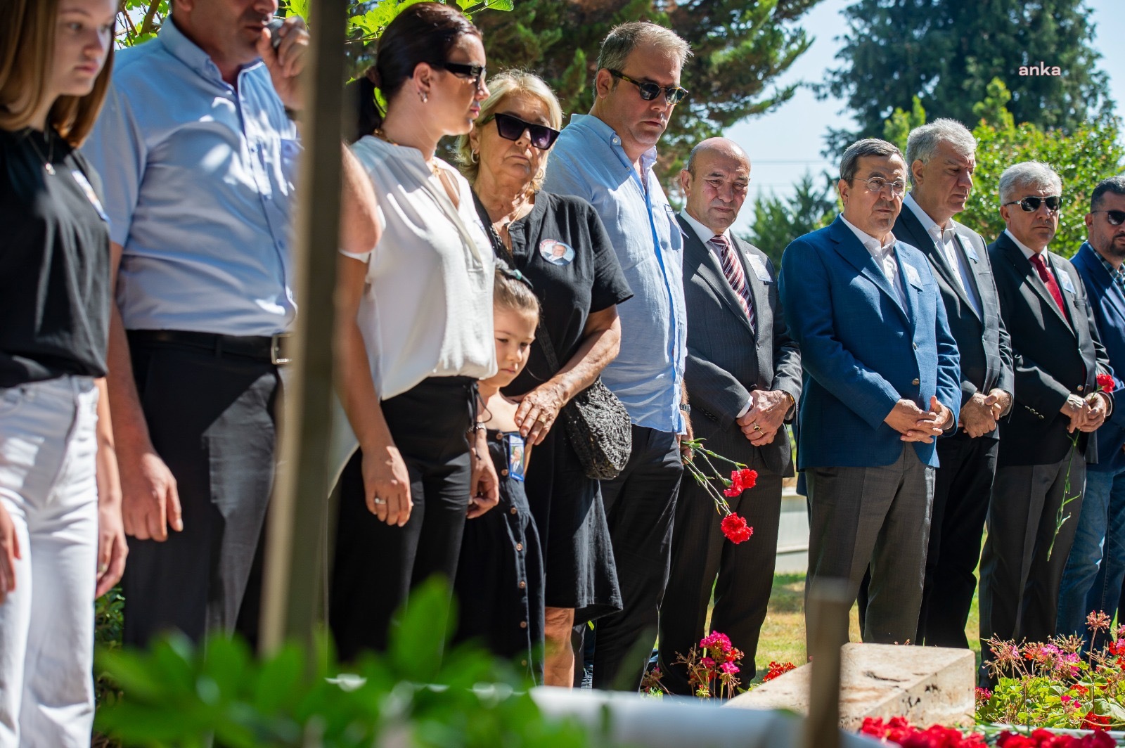 İZMİR'İN UNUTULMAZ BAŞKANI AHMET PİRİŞTİNA KABRİ BAŞINDA ANILDI