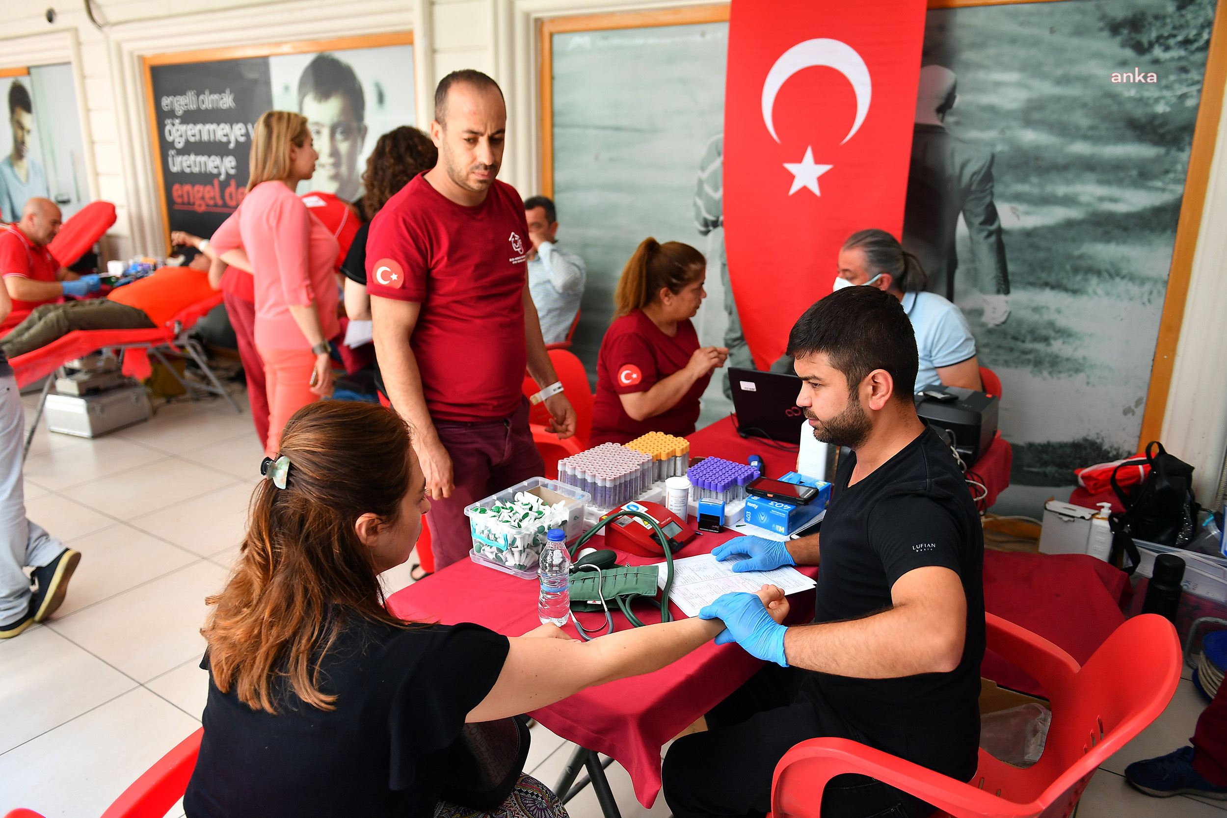 MERSİN BÜYÜKŞEHİR PERSONELİNDEN, ‘DÜNYA GÖNÜLLÜ KAN BAĞIŞÇILARI GÜNÜ’NDE KAN BAĞIŞI
