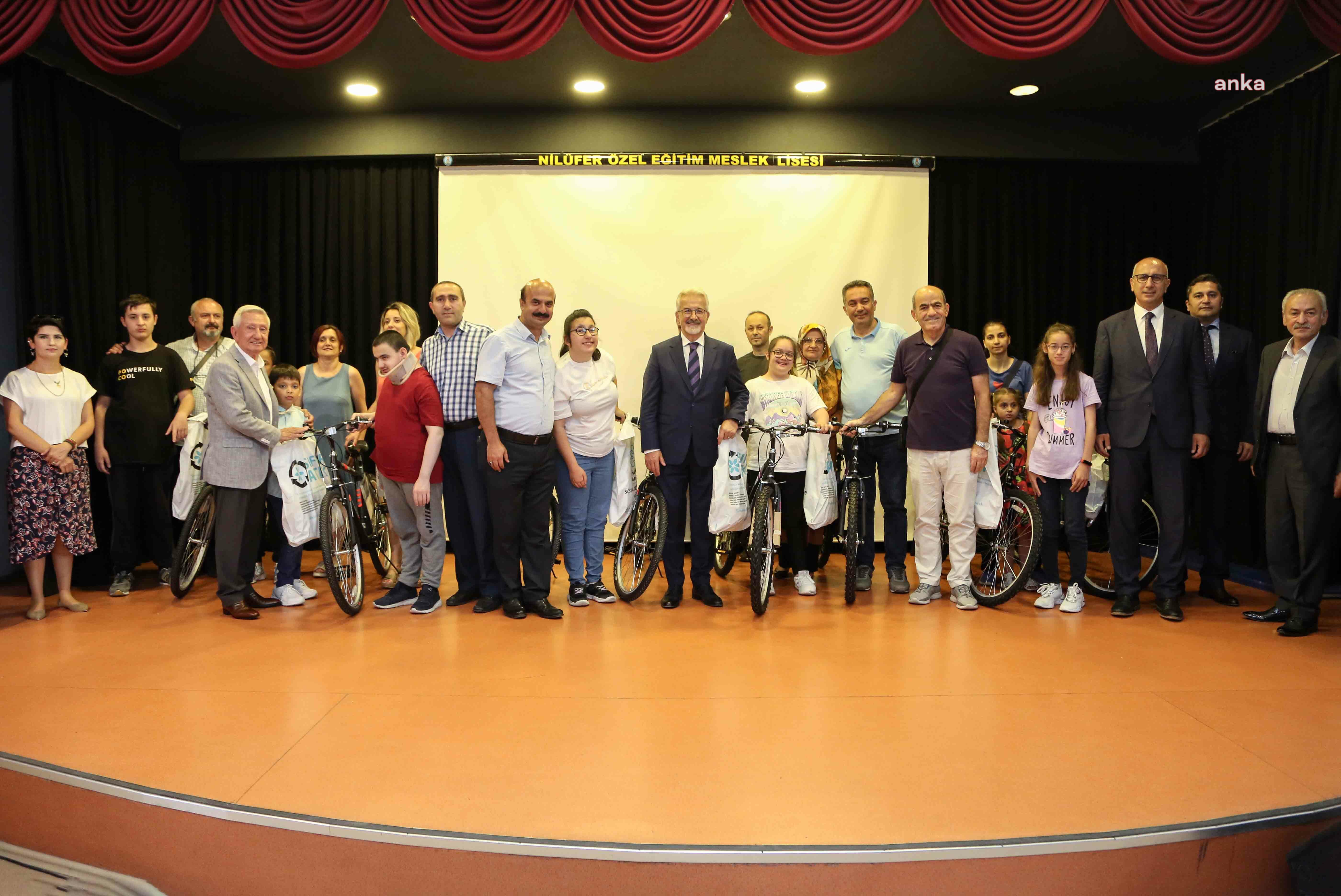 NİLÜFER’DE EN ÇALIŞKAN ÖĞRENCİLERE BİSİKLET ARMAĞANI