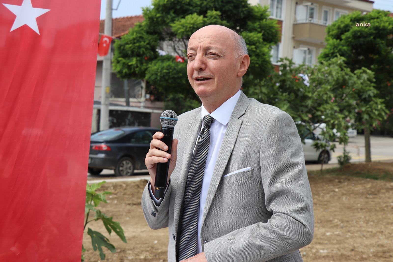 İZMİT’TE ATIK YAĞLAR MEYVE AĞACINA DÖNÜŞTÜ