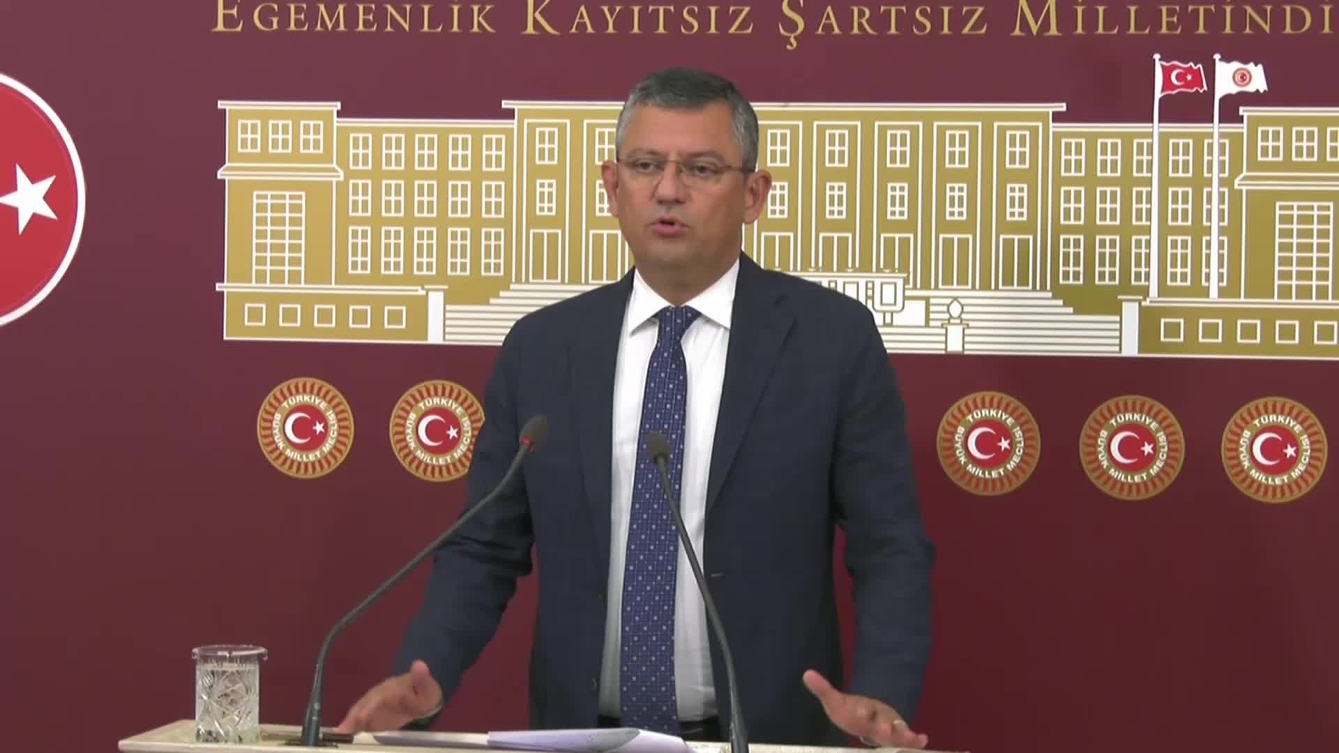 CHP’Lİ ÖZEL: “BİZİM İSTEDİĞİMİZ ZAMAN ADAYLARINI AÇIKLADILAR. AMA BİZ KENDİ İSTEDİĞİMİZ ZAMAN ADAYIMIZI AÇIKLAYACAĞIZ”