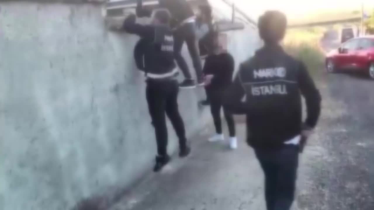 İSTANBUL'DA UYUŞTURUCU OPERASYONU: 122 KİLO ESRAR ELE GEÇİRİLDİ