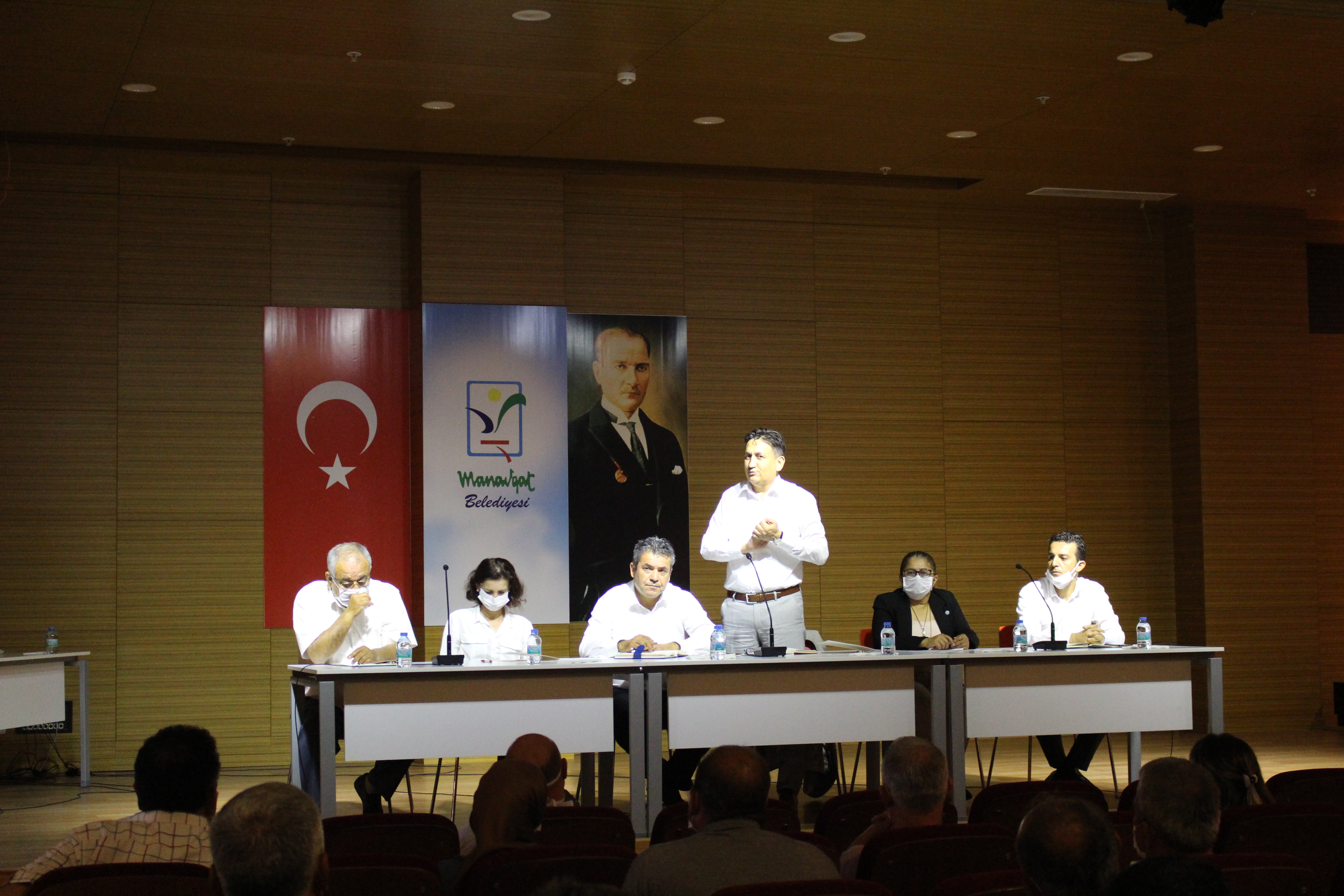 ANTALYA BÜYÜKŞEHİR, MANAVGAT'TA MUHTARLARI DİNLEDİ