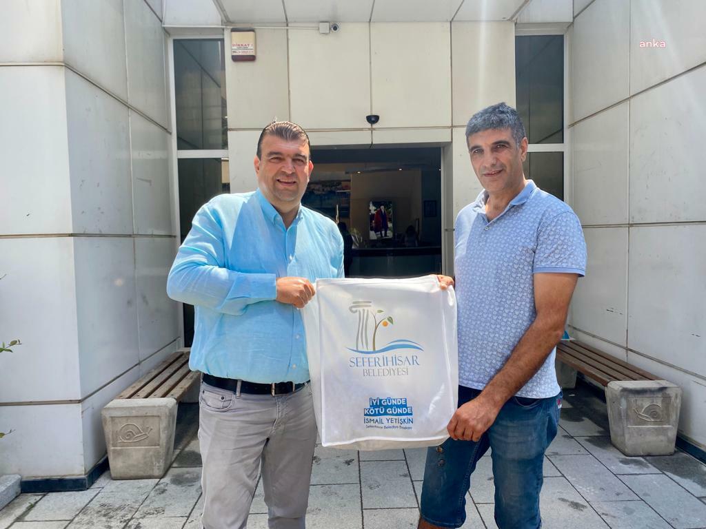 SEFERİHİSAR'DA ATIK YAĞLAR SOKAK HAYVANLARINA MAMA OLUYOR
