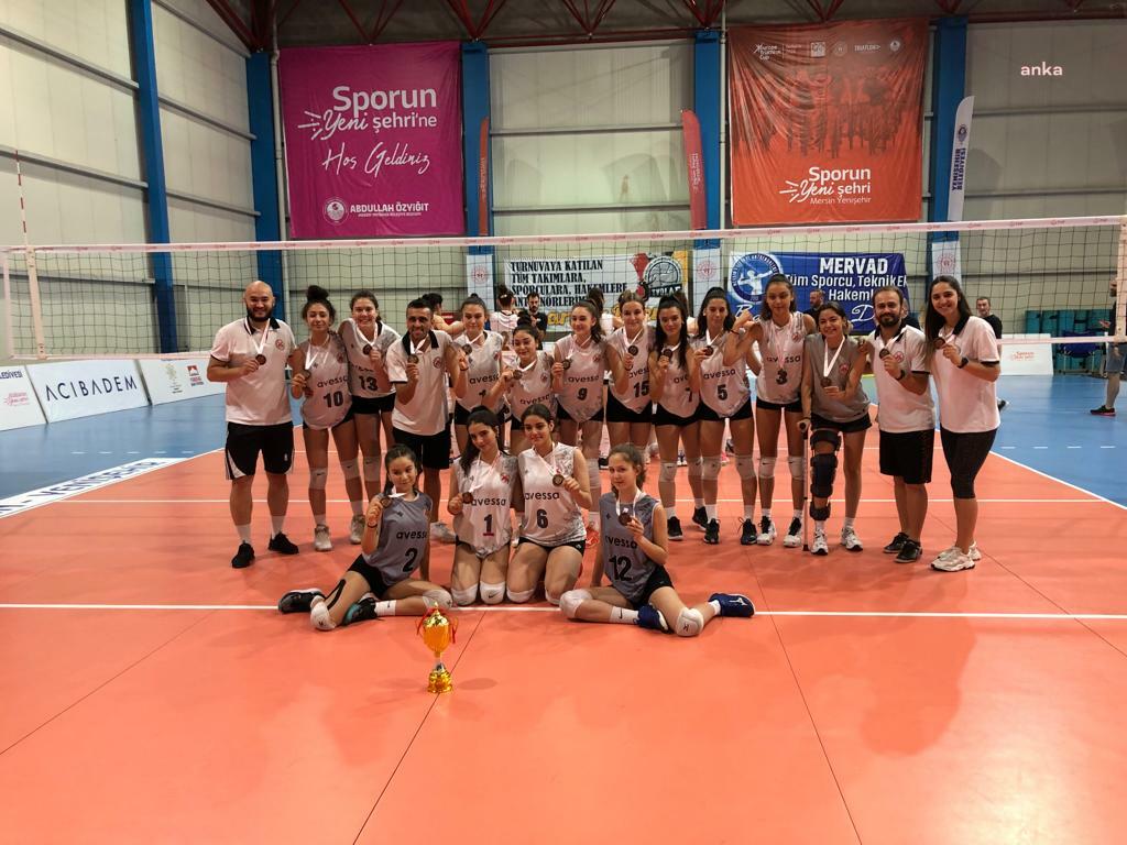 KIRKGÖZ DÖŞEMEALTI BELEDİYESİ GENÇLİK VE SPOR KULÜBÜ VOLEYBOL KÜÇÜK KIZ TAKIMI, TÜRKİYE 3'ÜNCÜSÜ OLDU