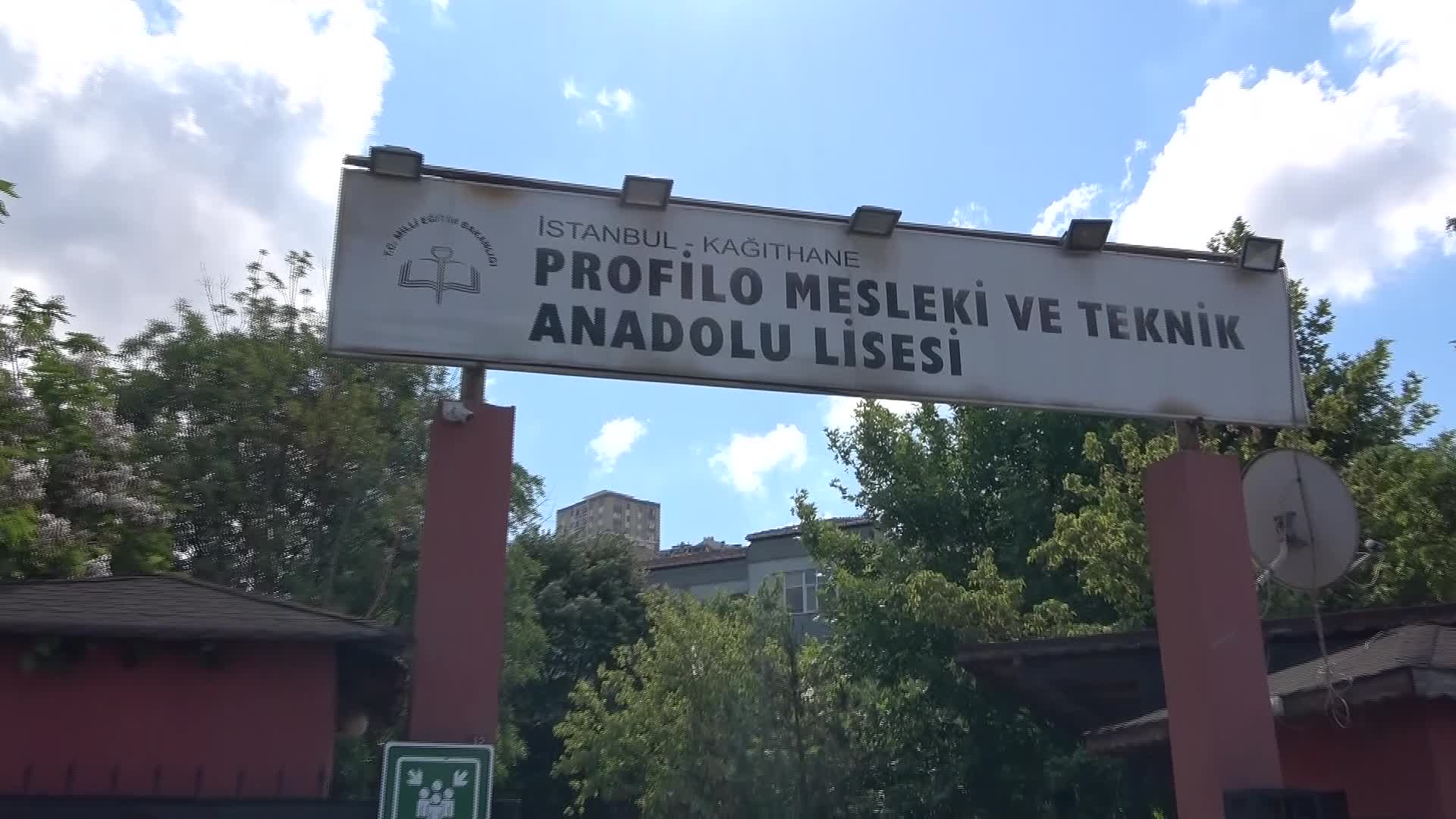 PROFİLO MESLEKİ VE TEKNİK ANADOLU LİSESİ ARAZİSİNİN KAĞITHANE BELEDİYESİ'NE DEVRİ PROTESTO EDİLDİ: “BU SİYASİ KARAR UĞRUNA ÖĞRENCİLERİMİZİN GELECEĞİ YOK EDİLMEMELİ”