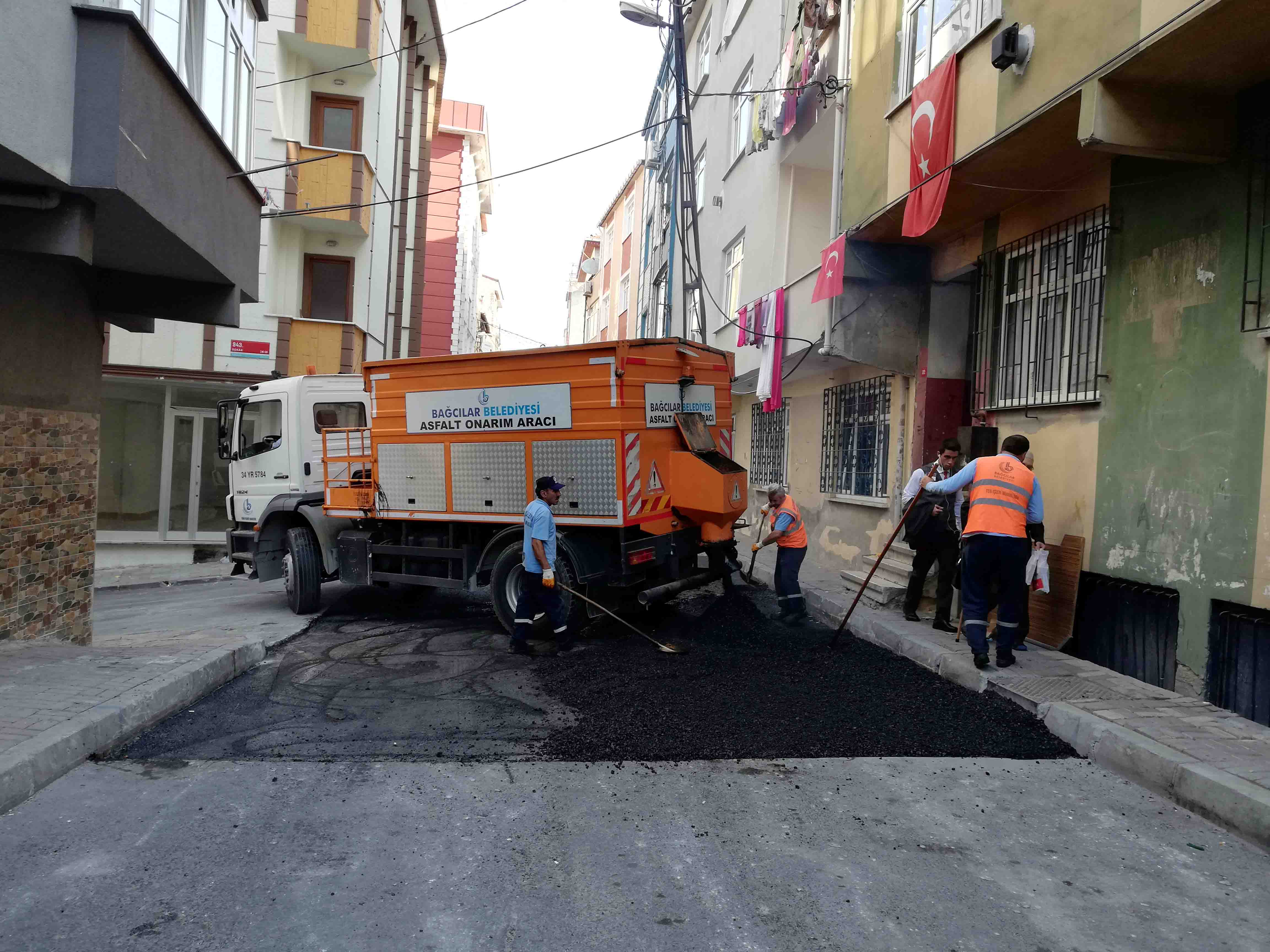 PANDEMİDE BAĞCILAR YOLLARI YENİLENDİ