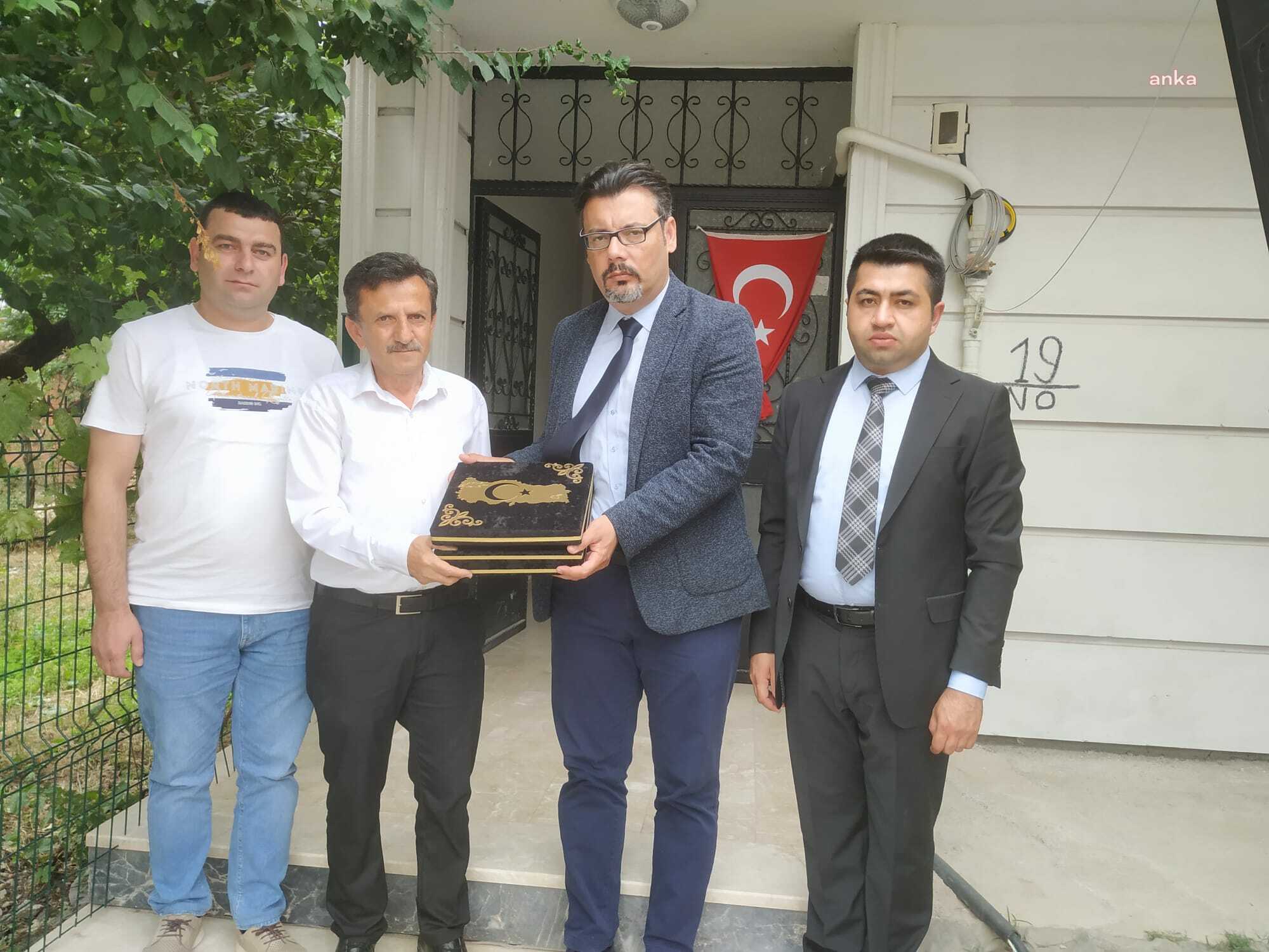 İZMİT BELEDİYESİNDEN BABALAR GÜNÜ’NDE ŞEHİT BABALARINA ZİYARET