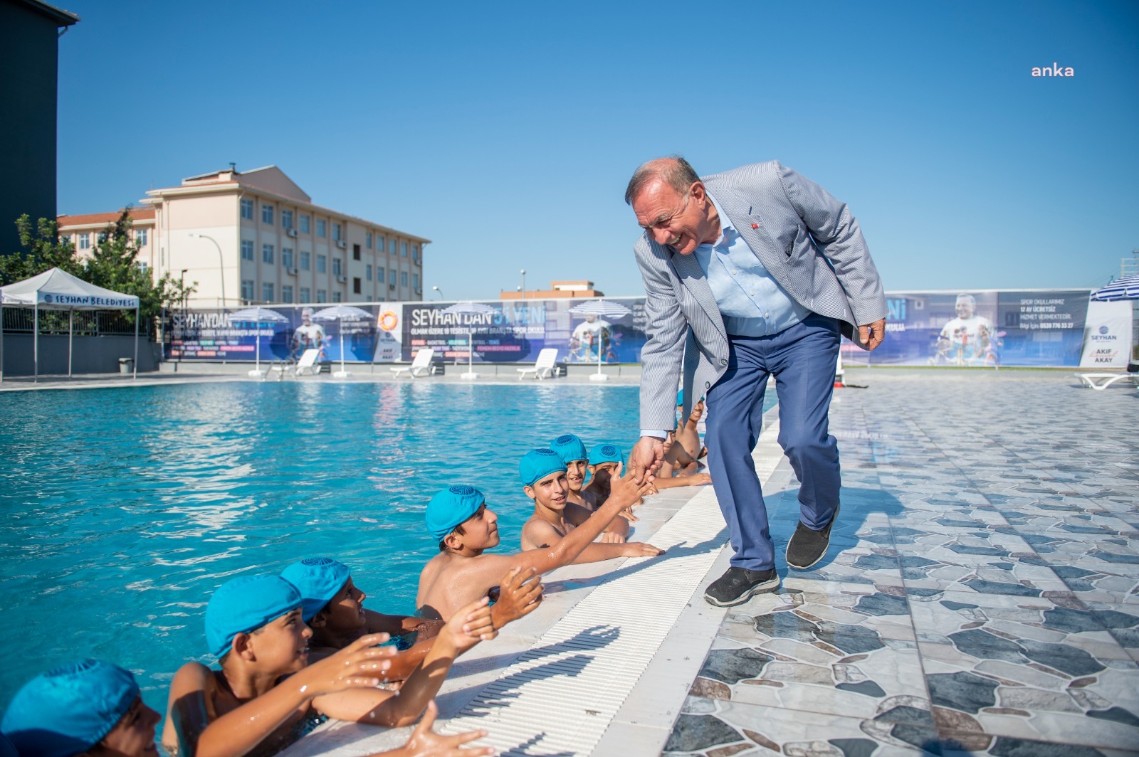 SEYHAN’DA SARIHAMZALI YÜZME HAVUZU HİZMETE GİRDİ