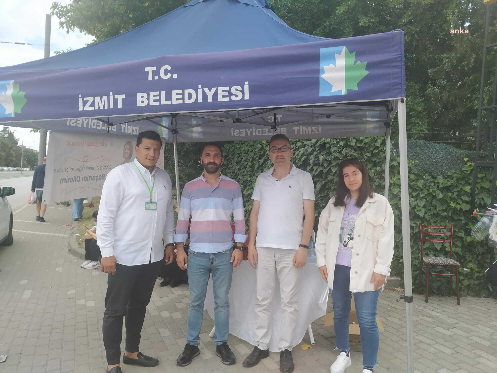 İZMİT BELEDİYESİ, YKS'NİN BUGÜNKÜ OTURUMUNDA DA ÖĞRENCİ VE VELİLERİN YANINDAYDI