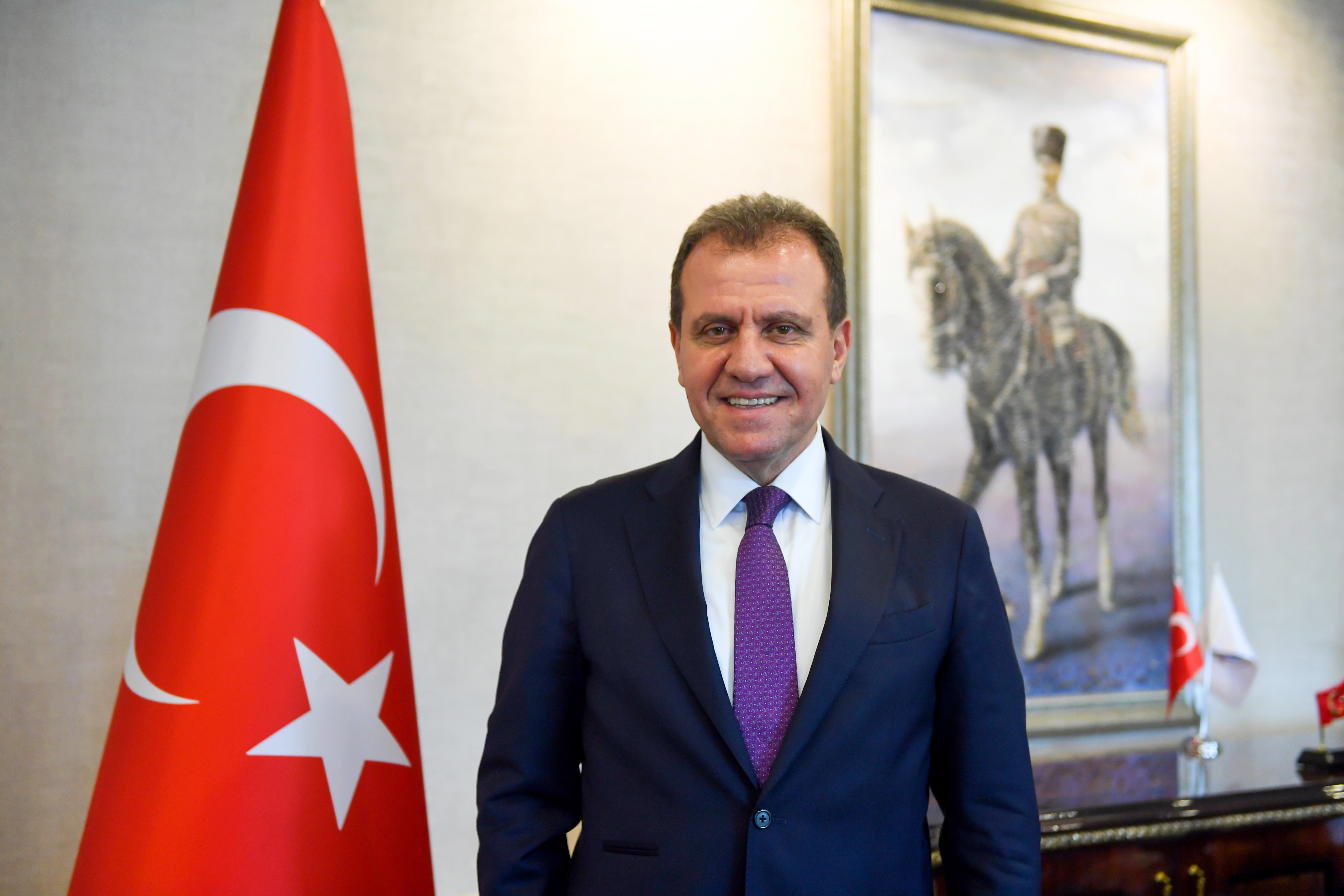 VAHAP SEÇER’DEN “BABALAR GÜNÜ” MESAJI