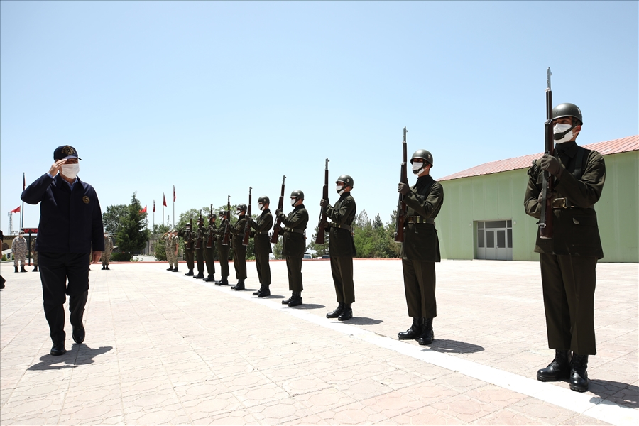 BAKAN AKAR VE KOMUTA KADEMESİ SINIR HATTINDAKİ HAREKAT MERKEZİNDE