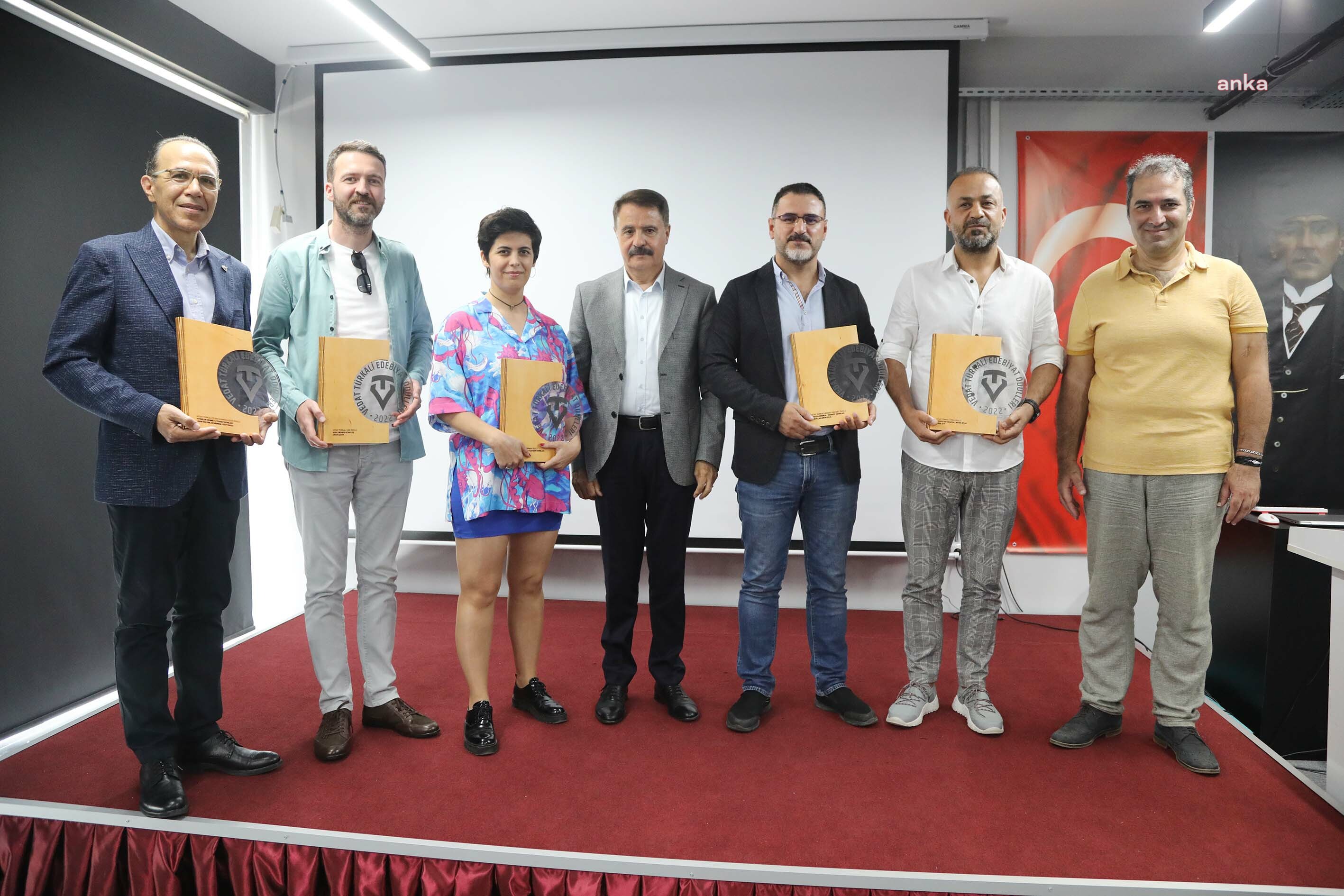 2022 VEDAT TÜRKALİ EDEBİYAT ÖDÜLLERİ SAHİPLERİNİ BULDU